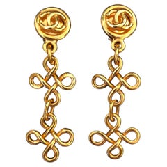 1993 Vintage CHANEL Gold Toned Clover CC Dangle Clip On Earrings 