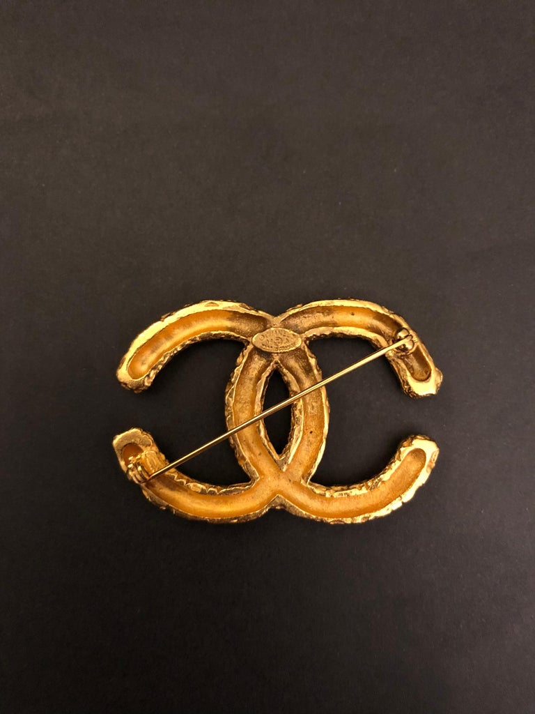 1993 Vintage CHANEL Gold Toned Floral Textured CC Chain Brooch 93A