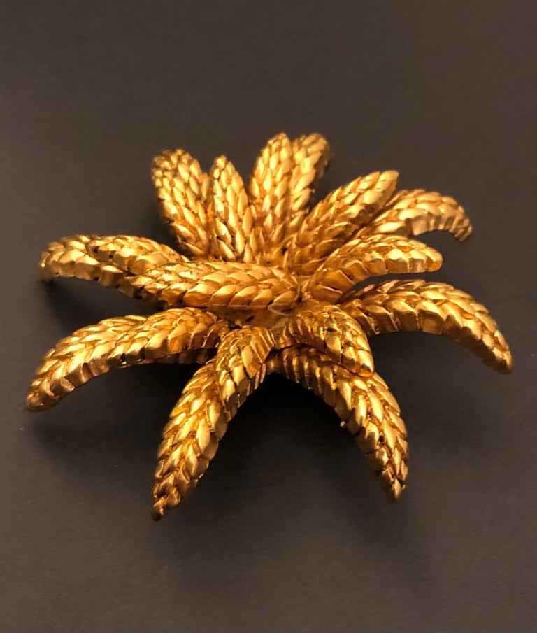 Broche Vintage Dorée En Forme De Panier à Fleurs - Bijou Ancien D'occasion