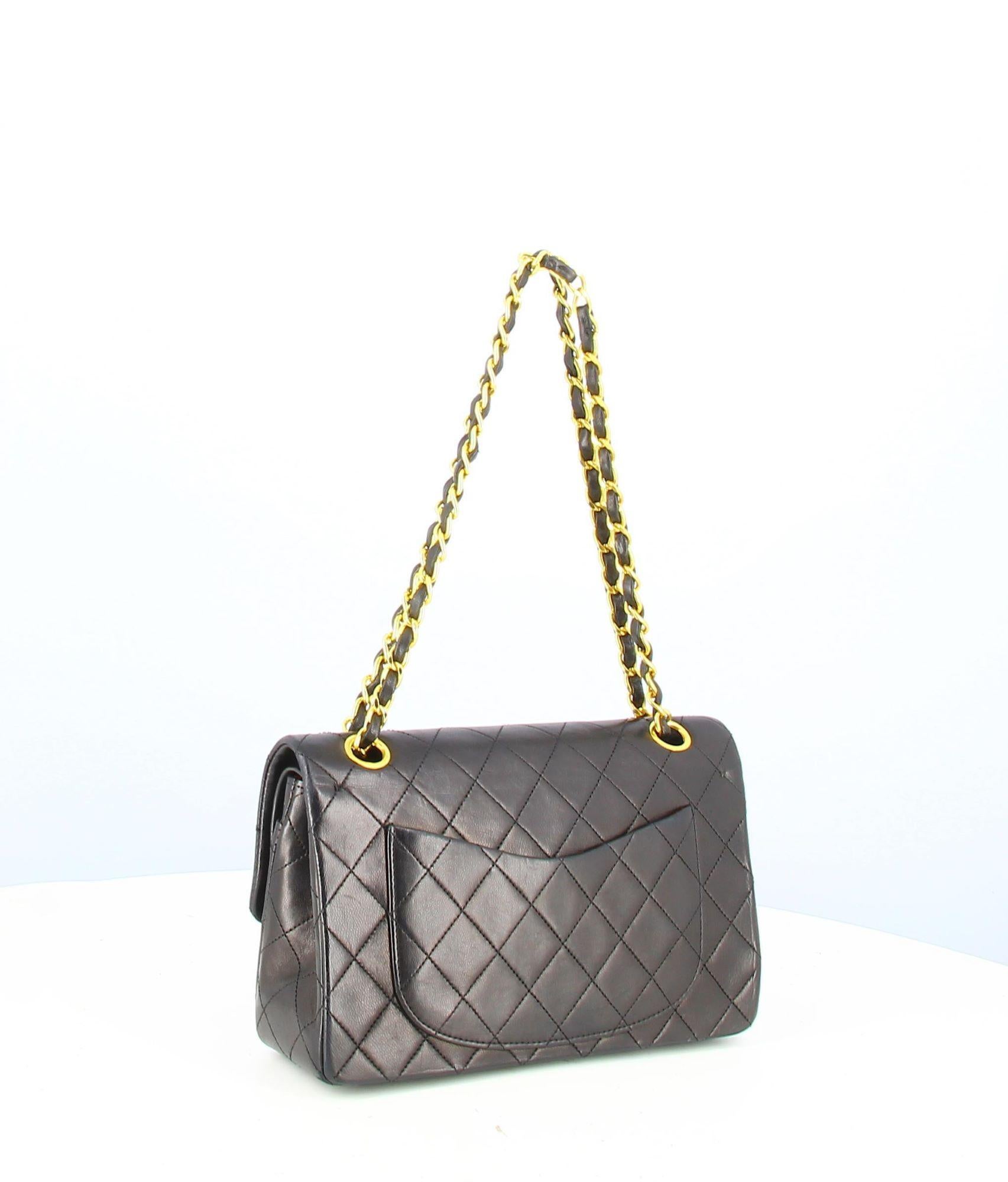 1994-1995 Chanel Timeless Black Quilted Handbag In Excellent Condition In PARIS, FR