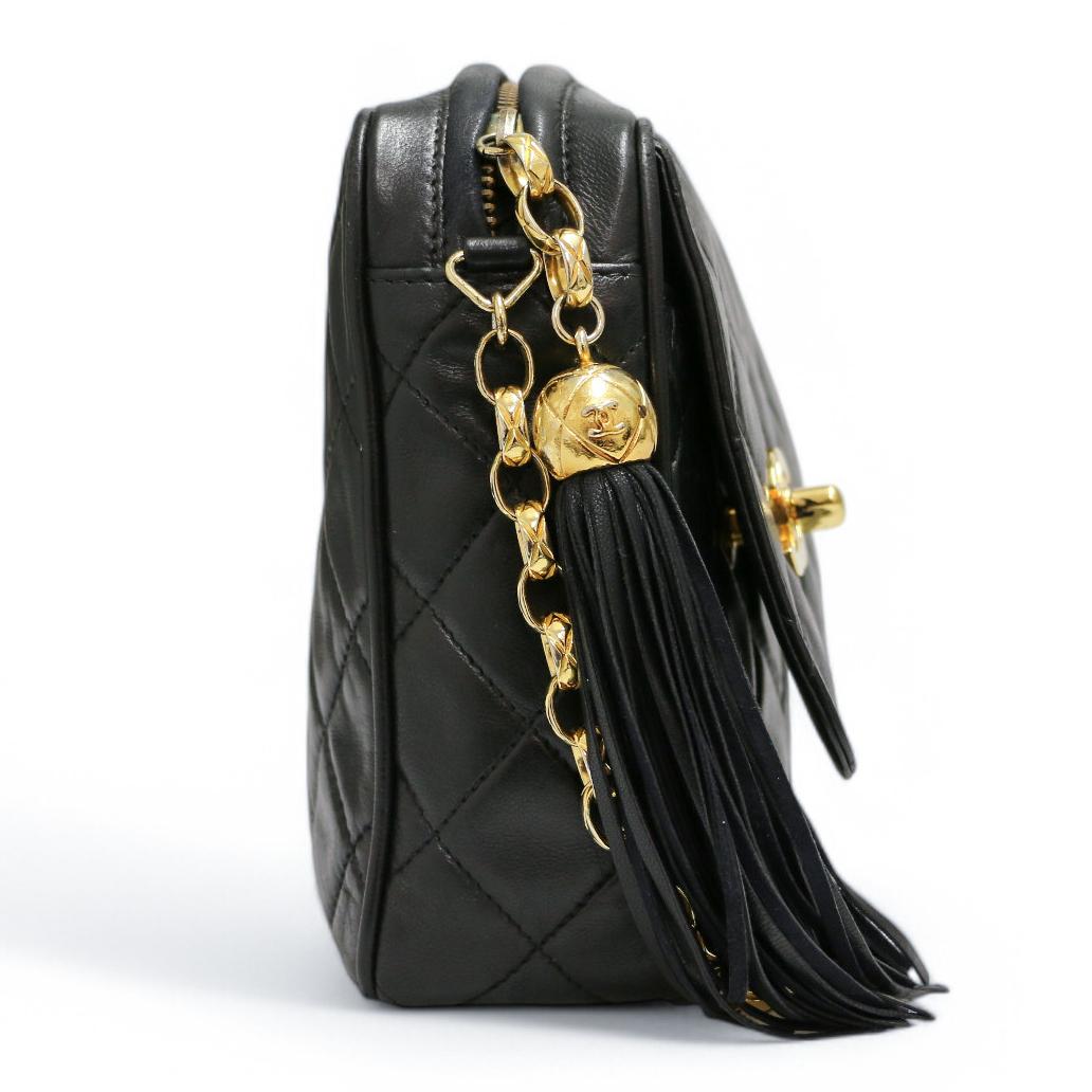 Noir 1994-1996 Chanel Caméra sac à fermeture à glissière en vente