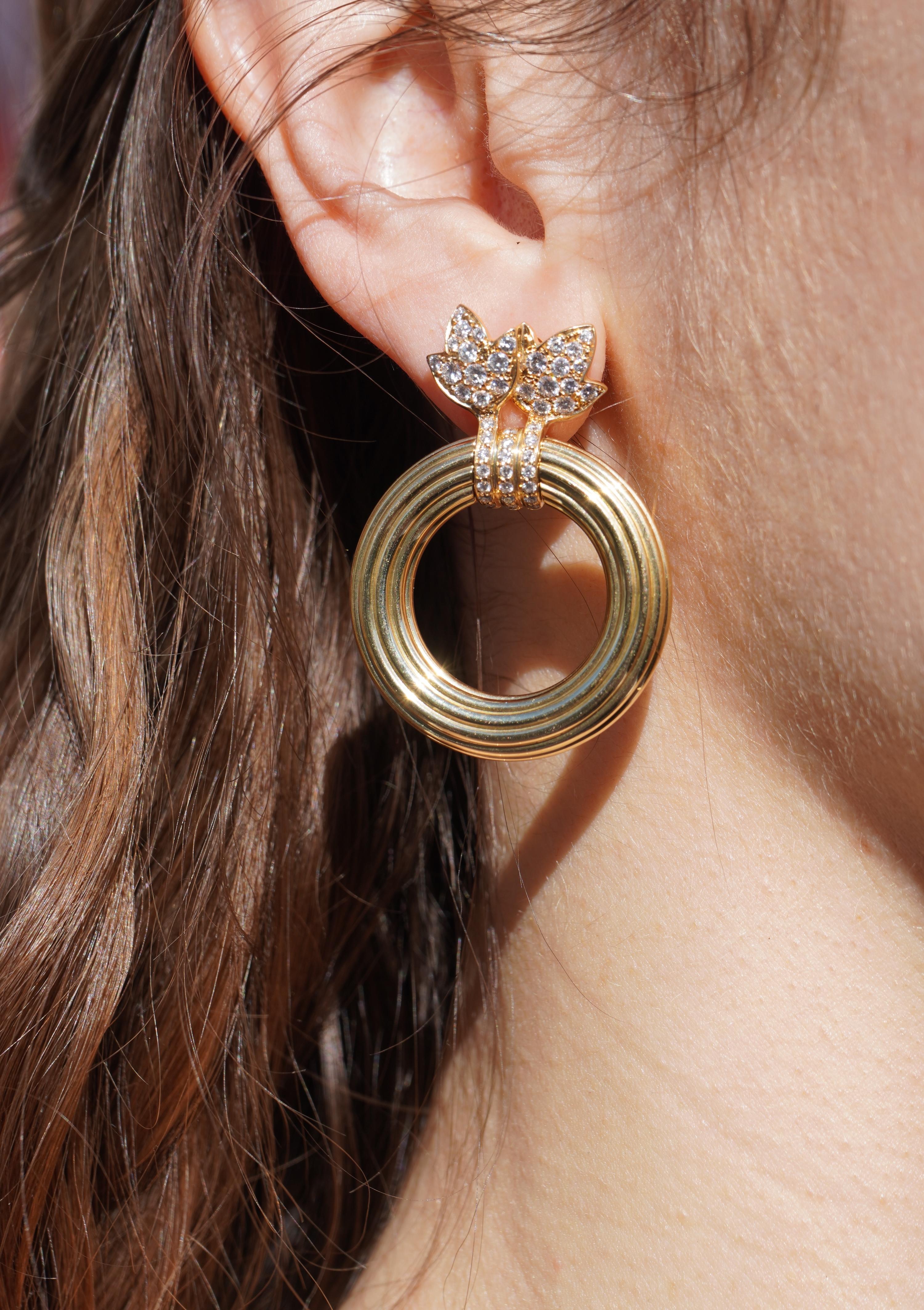 Moderniste 1994 Boucles d'oreilles Clips de Cartier en or 18 carats et diamants en vente