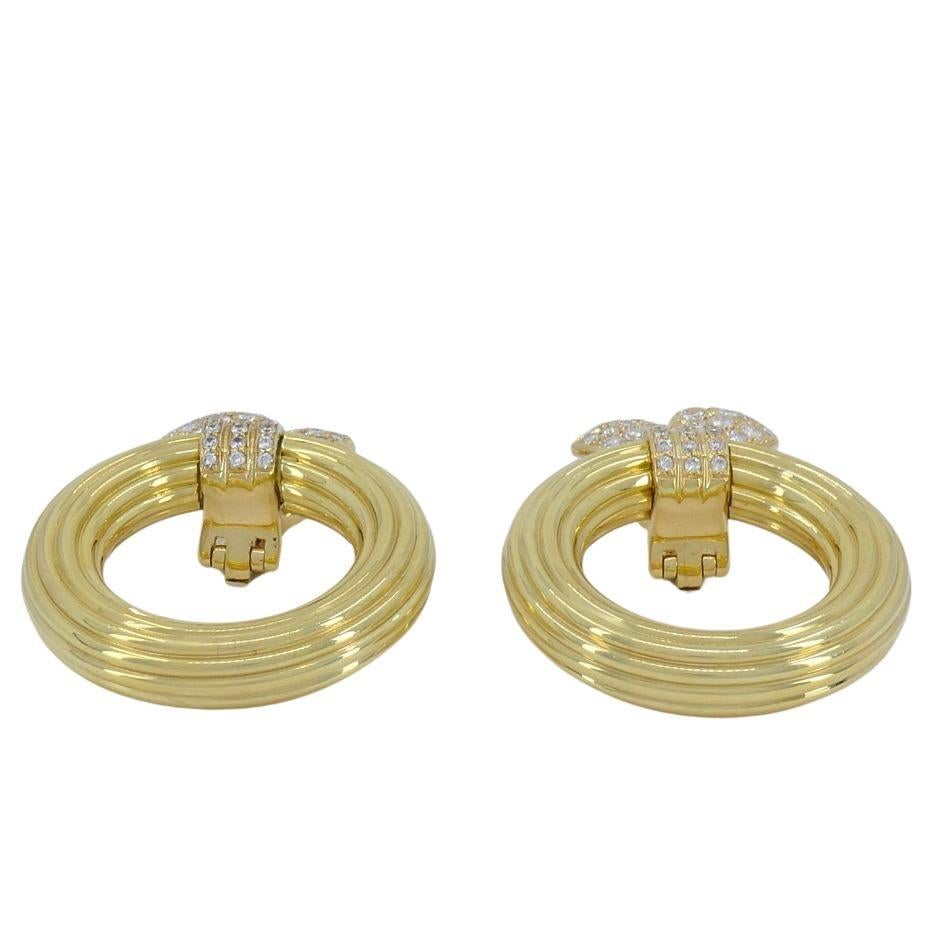1994 Boucles d'oreilles Clips de Cartier en or 18 carats et diamants en vente 2