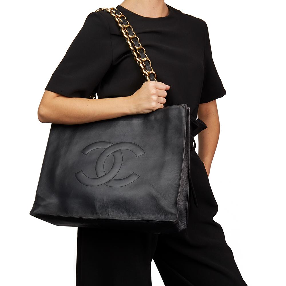 CHANEL
Black Lambskin Vintage Jumbo XL Timeless Shopping Tote

Xupes Reference: HB2090
Serial Number: 3379562
Age (Circa): 1994
Authenticity Details: Serial Sticker (Made in France)
Gender: Ladies
Type: Shoulder, Tote, Shopper

Colour: