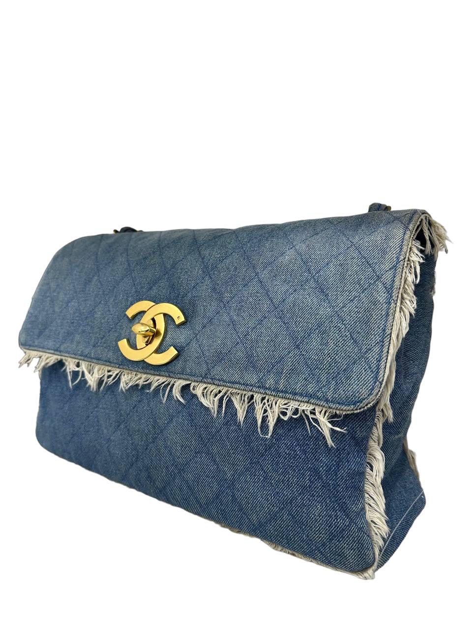 1994 Chanel Maxi Jumbo Vintage Azul Jeans Borsa a Tracolla en Bueno Estado en Torre Del Greco, IT