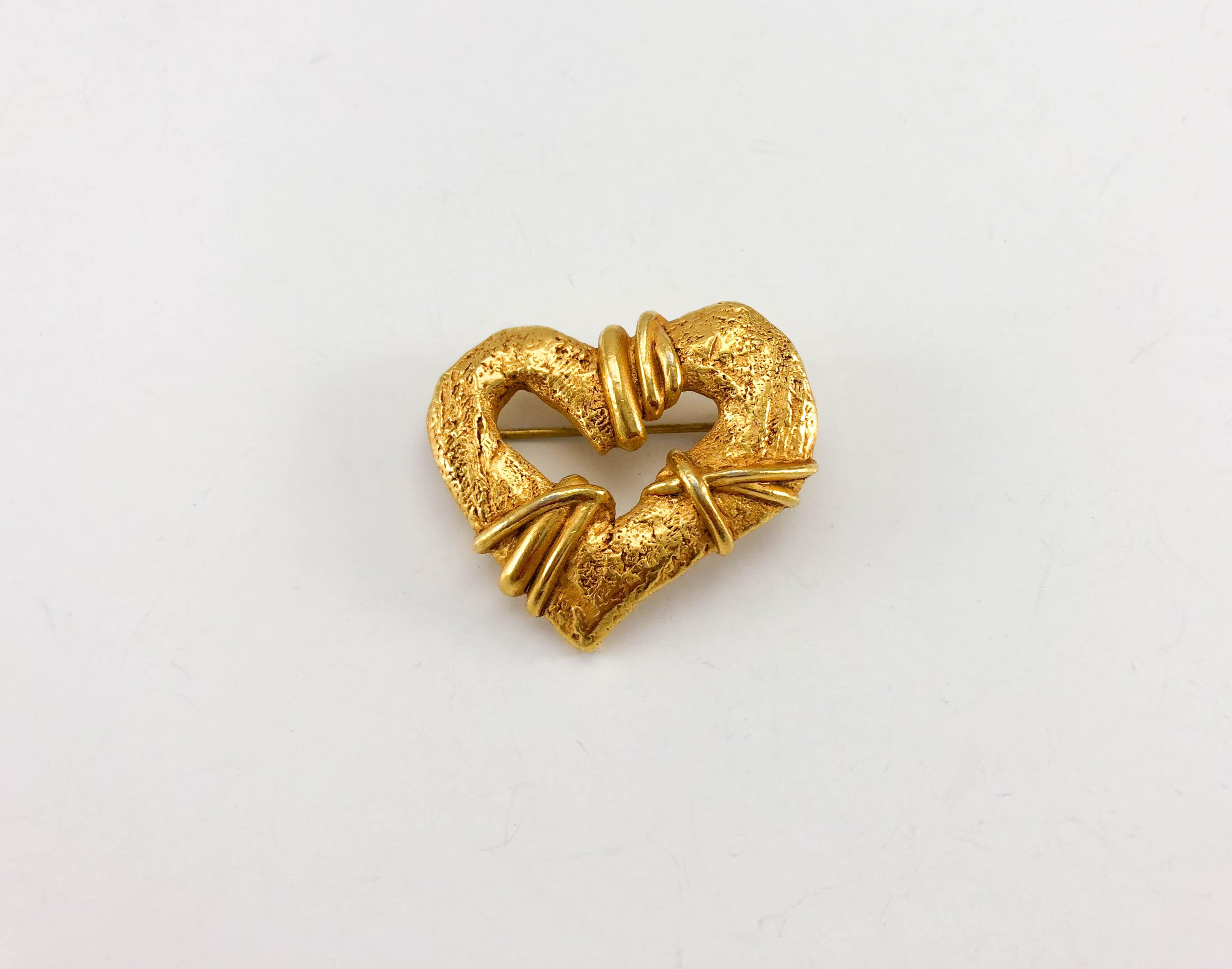 1994 Christian Lacroix Gold-Plated Heart Brooch, by Robert Goossens In Excellent Condition For Sale In London, Chelsea