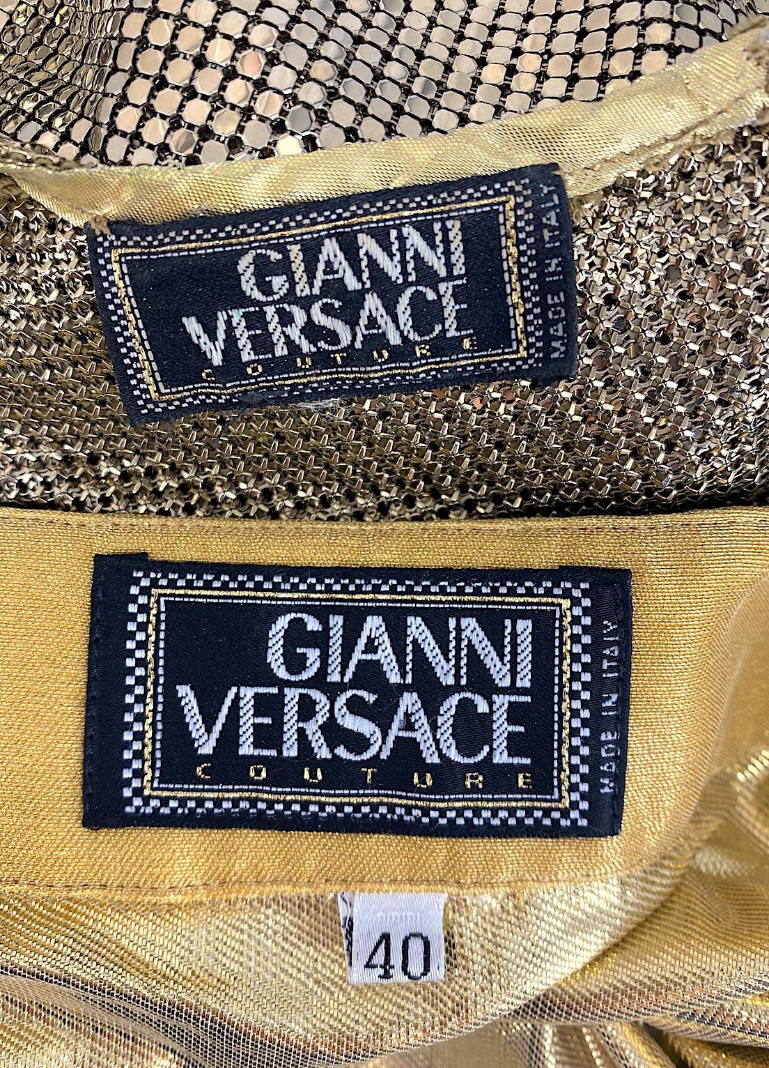 1994 F/W Gianni Versace Couture Gold Oroton Metal Mesh Chainmail Top & Skirt en vente 5