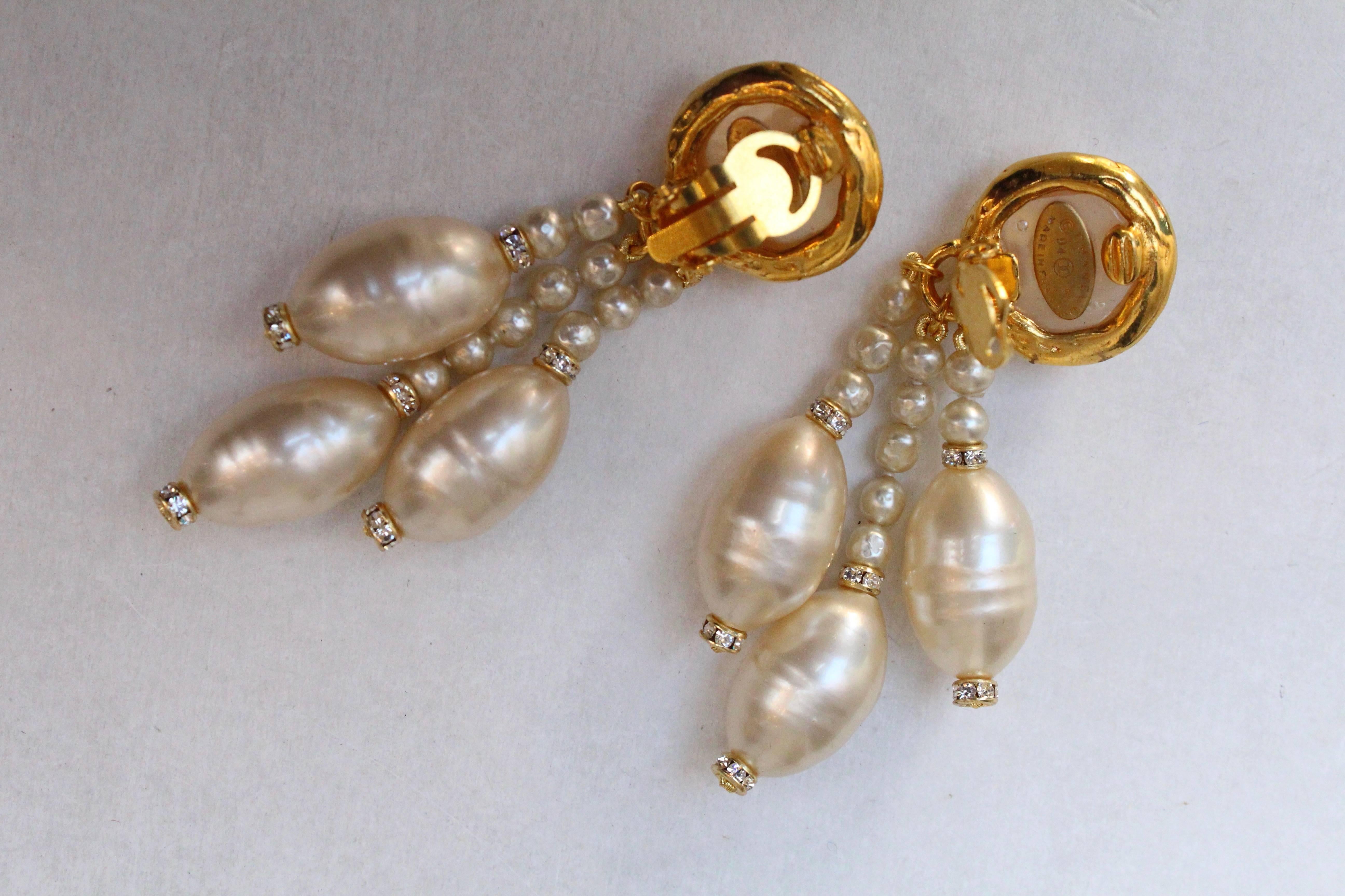 Chanel Fall Collection pearly earrings, 1994  In Excellent Condition In Paris, FR
