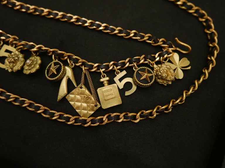 1994 Fall Runway CHANEL Gold Plated Charm Leather Chain Belt  display picture 1