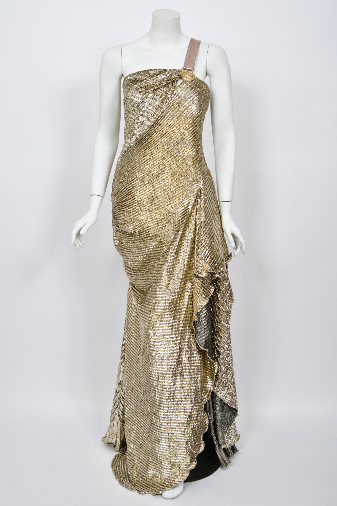 1994 Gianni Versace Couture Runway Metallic Gold Pleated Lamè High-Slit Gown For Sale 1