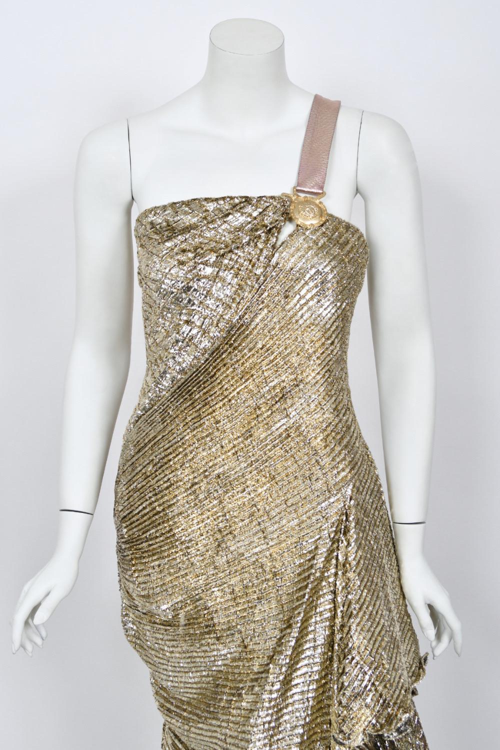 1994 Gianni Versace Couture Runway Metallic Gold Pleated Lamè High-Slit Gown For Sale 2