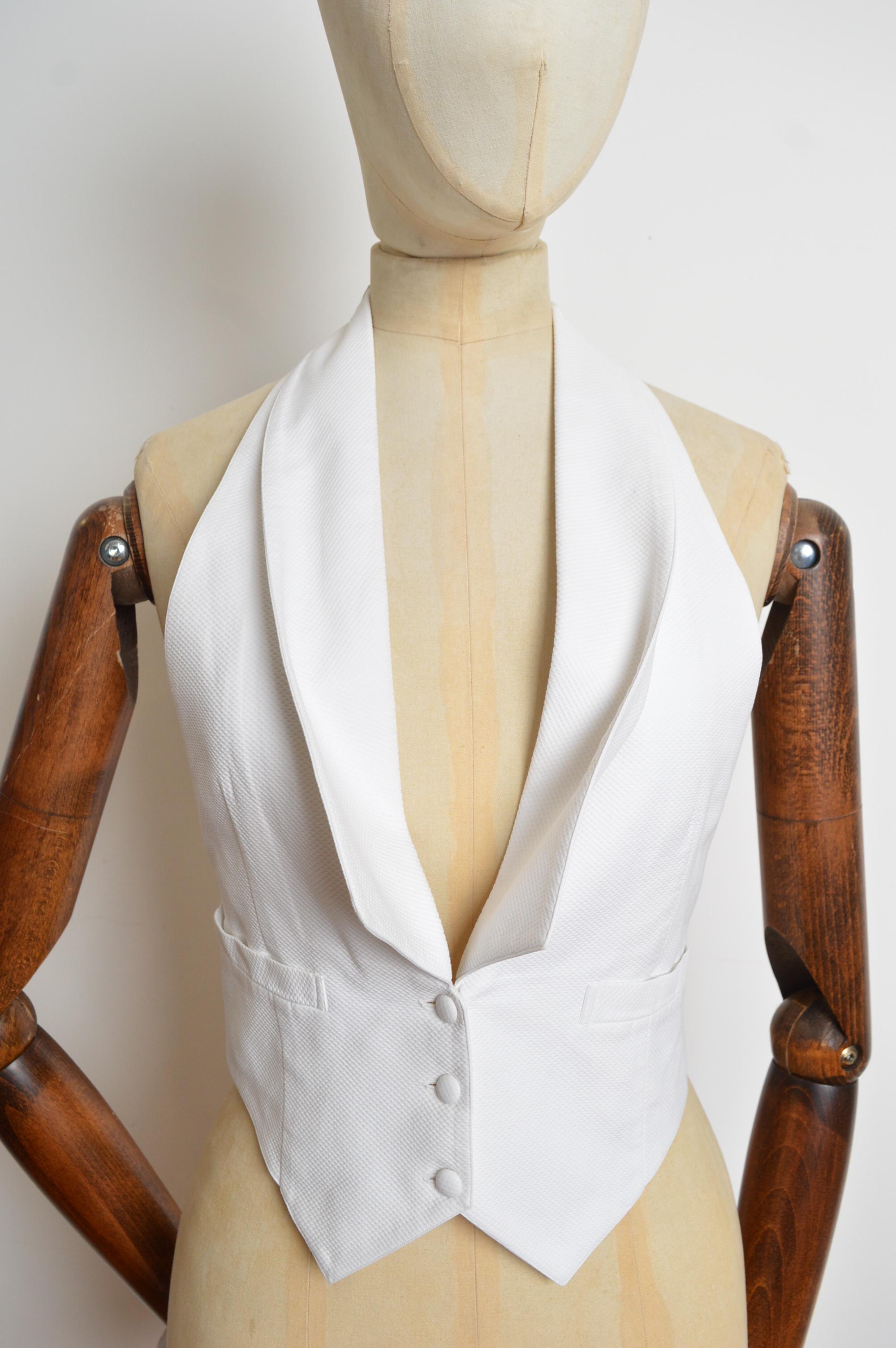 1994 Gucci by Tom Ford Sexy backless White Tuxedo waistcoat - Shirt For Sale 8