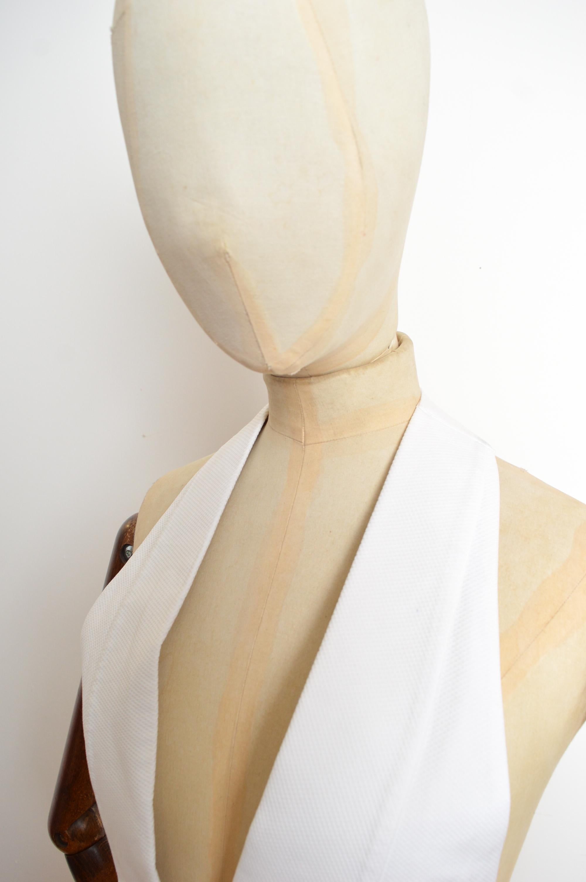 1994 Gucci by Tom Ford Sexy backless White Tuxedo waistcoat - Shirt In Good Condition For Sale In Sheffield, GB