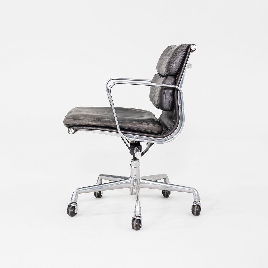 1994 Herman Miller Eames Soft Pad Management-Schreibtischstuhl aus schwarzem Leder (amerikanisch) im Angebot