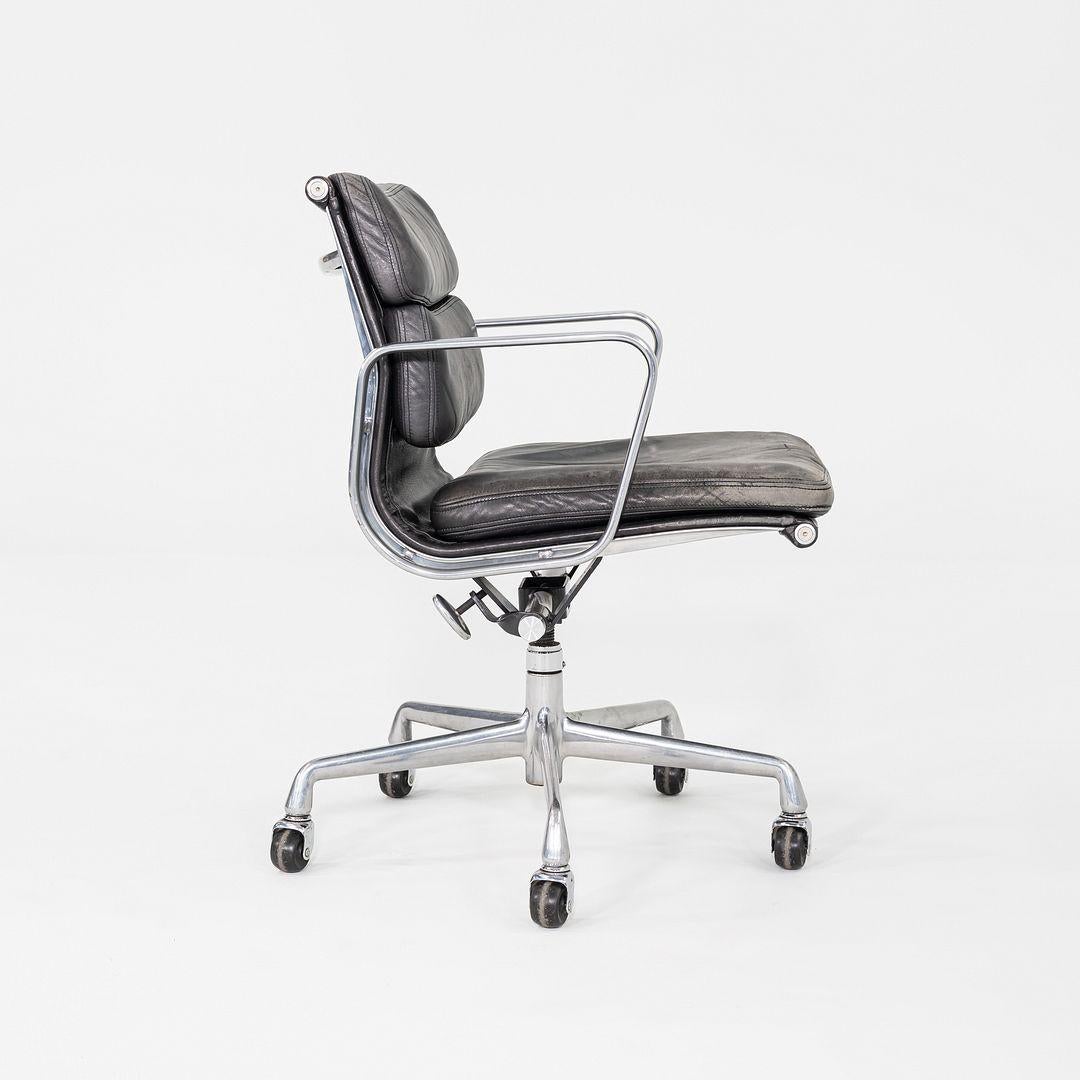 1994 Herman Miller Eames Soft Pad Management-Schreibtischstuhl aus schwarzem Leder im Angebot 1