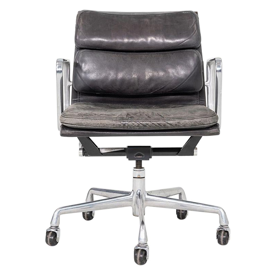 1994 Herman Miller Eames Soft Pad Management-Schreibtischstuhl aus schwarzem Leder
