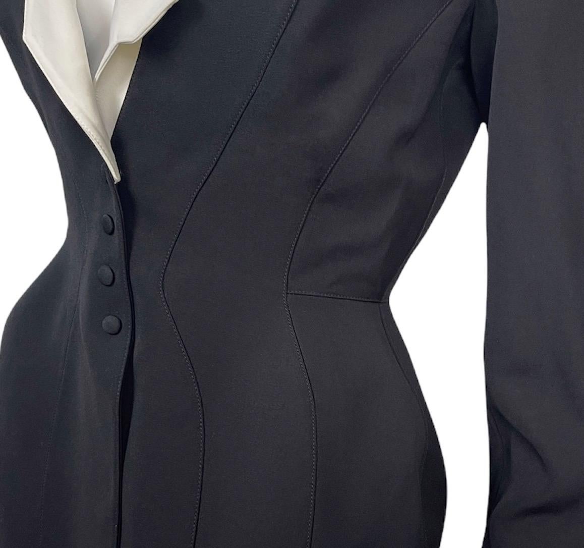  Thierry Mugler - Veste emblématique en laine noire et blanche portée, 1994 Pour femmes 