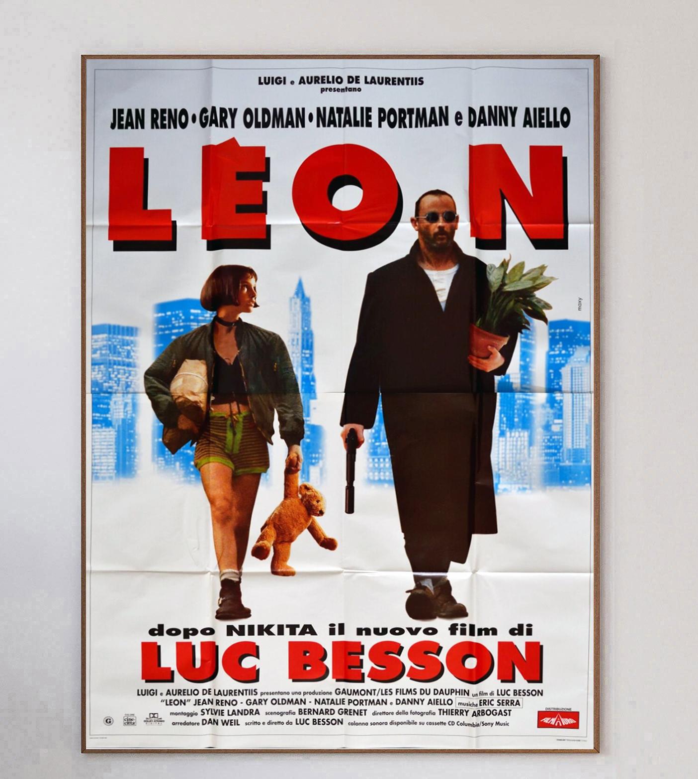 Paper 1994 Leon (Italian) Original Vintage Poster  For Sale