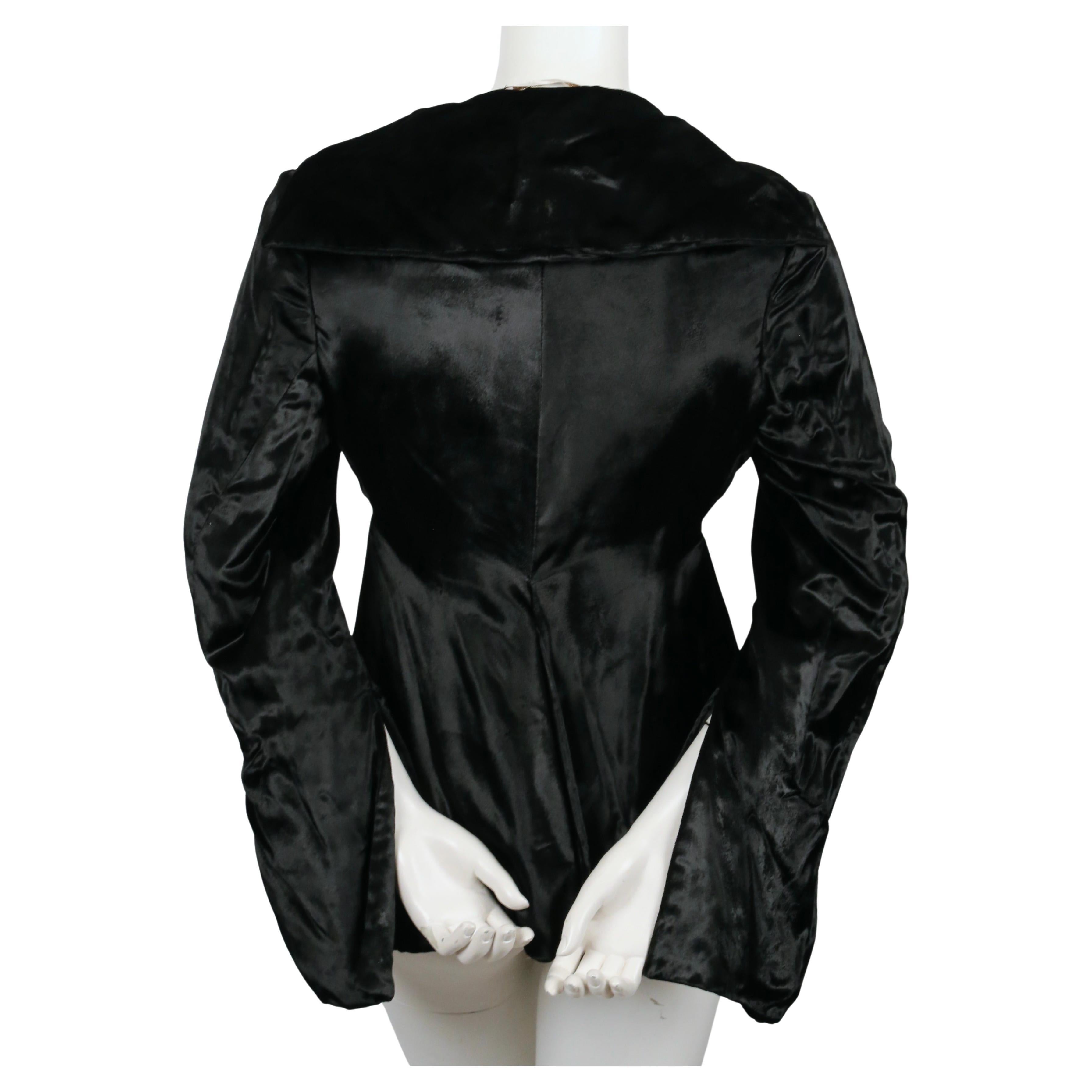 1994 'On Liberty' VIVIENNE WESTWOOD Abrigo de terciopelo para pasarela en venta 1