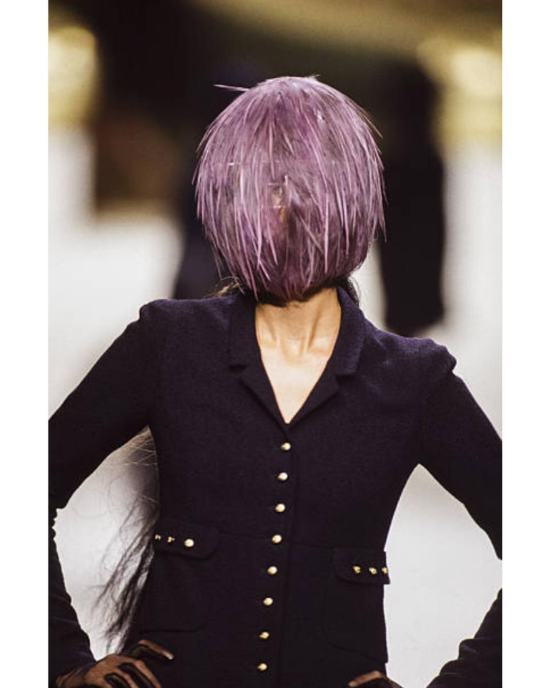 1994 Runway Chanel Haute Couture Abito con Gonna in Lana Boucle Nero in vendita 4