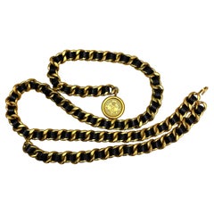 1994 Vintage CHANEL COCO Cinturón de cuero con cadena Oro negro 94A