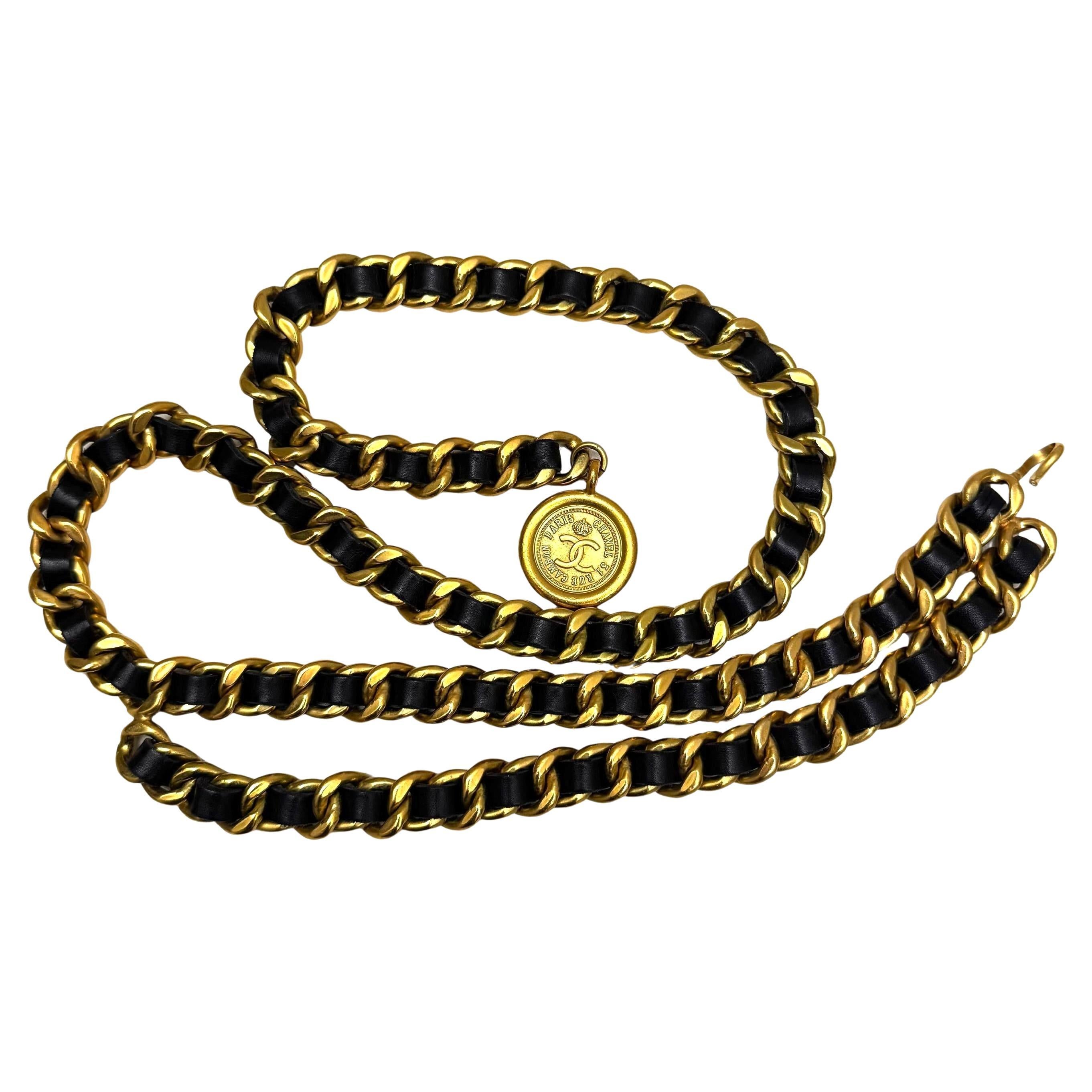1994 Vintage CHANEL COCO Leather Chain Belt Black Gold 94A For Sale