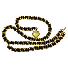1994 Vintage CHANEL COCO Cinturón de cuero con cadena Oro negro 94A
