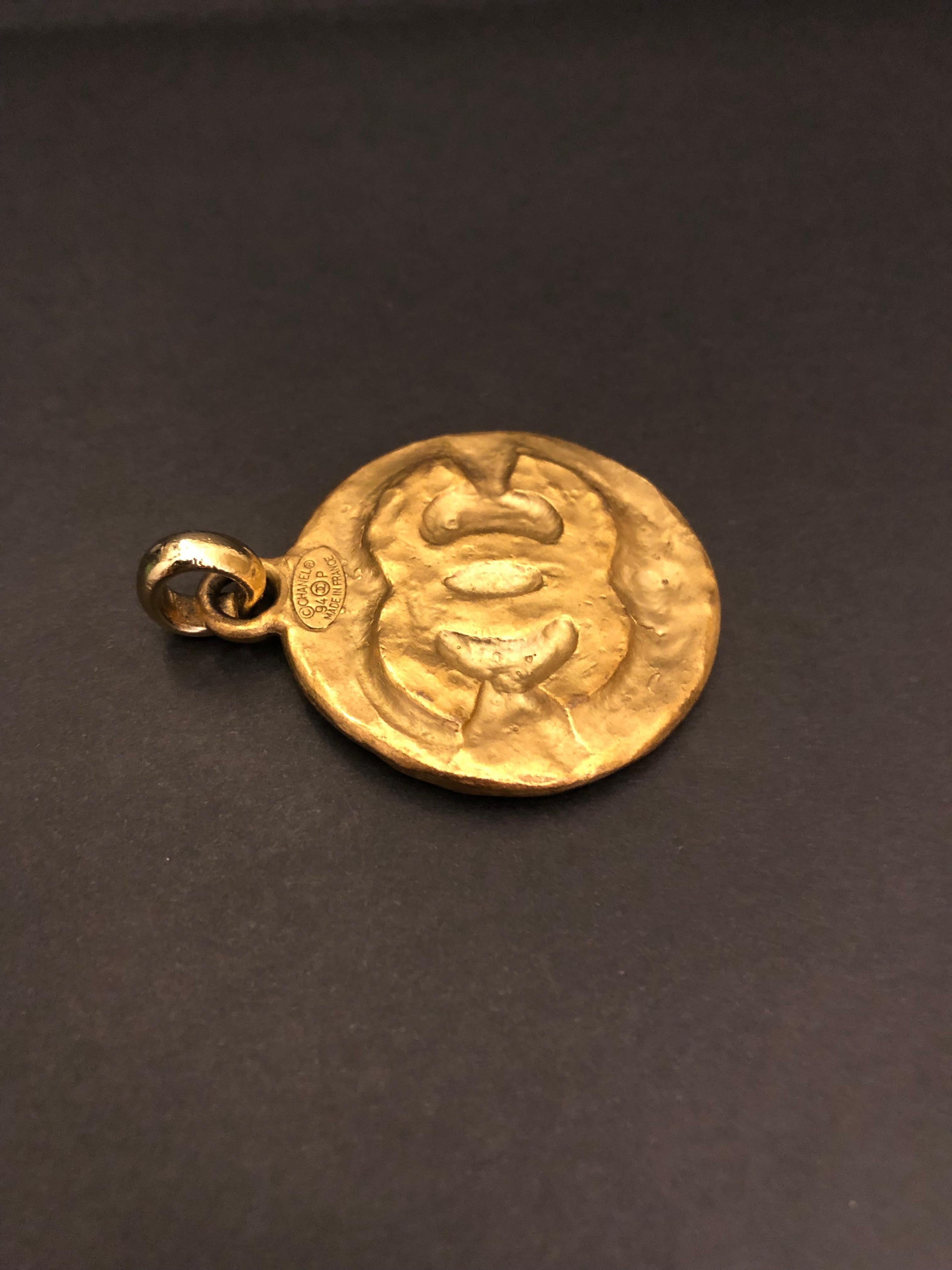 1994 Vintage CHANEL Gold Toned Byzantine CC Medallion Charm  For Sale 2
