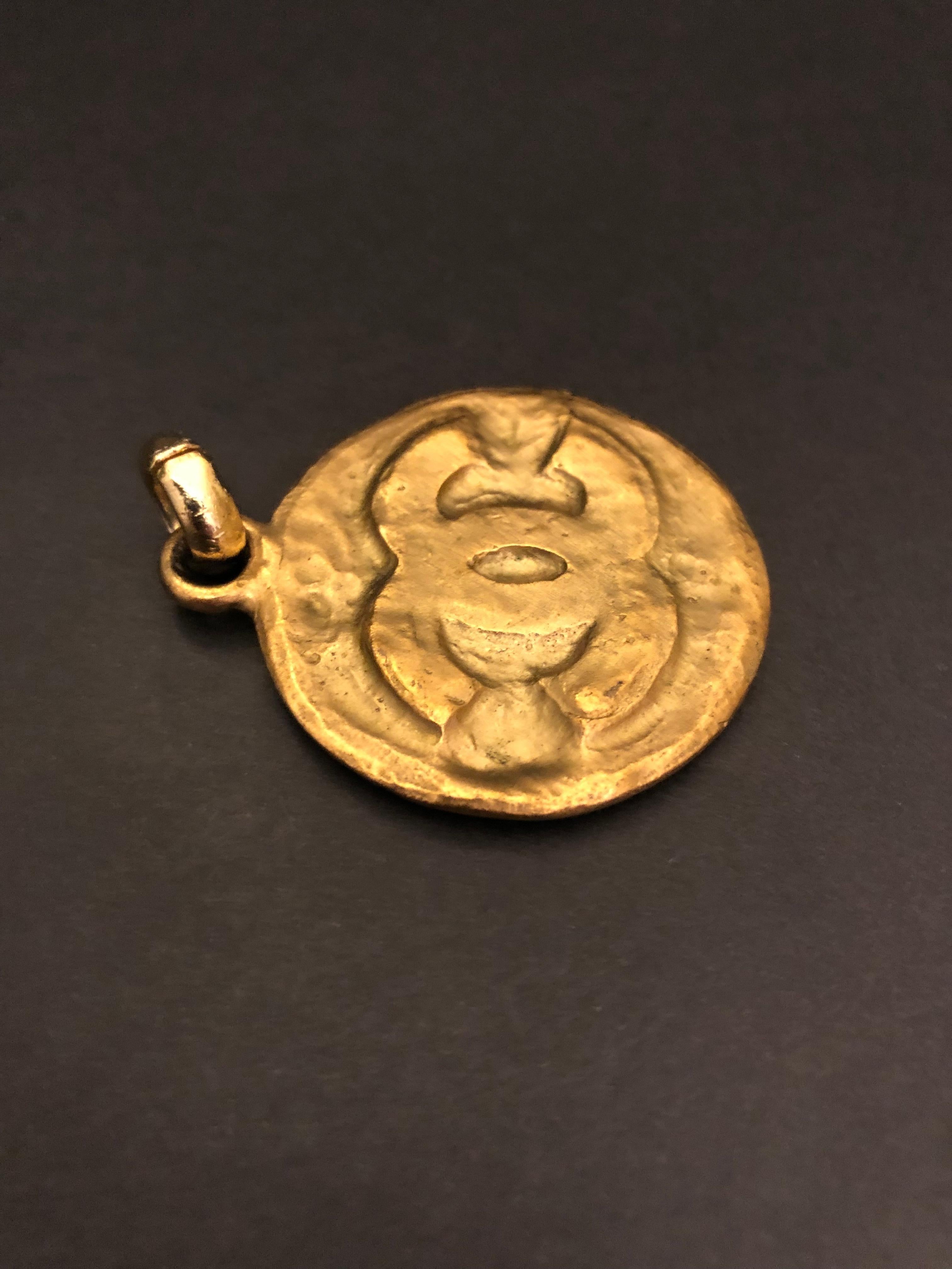 1994 Vintage CHANEL Gold Toned Byzantine CC Medallion Charm  For Sale 4