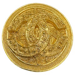 1994 Vintage CHANEL Broche CC Dorado Grande