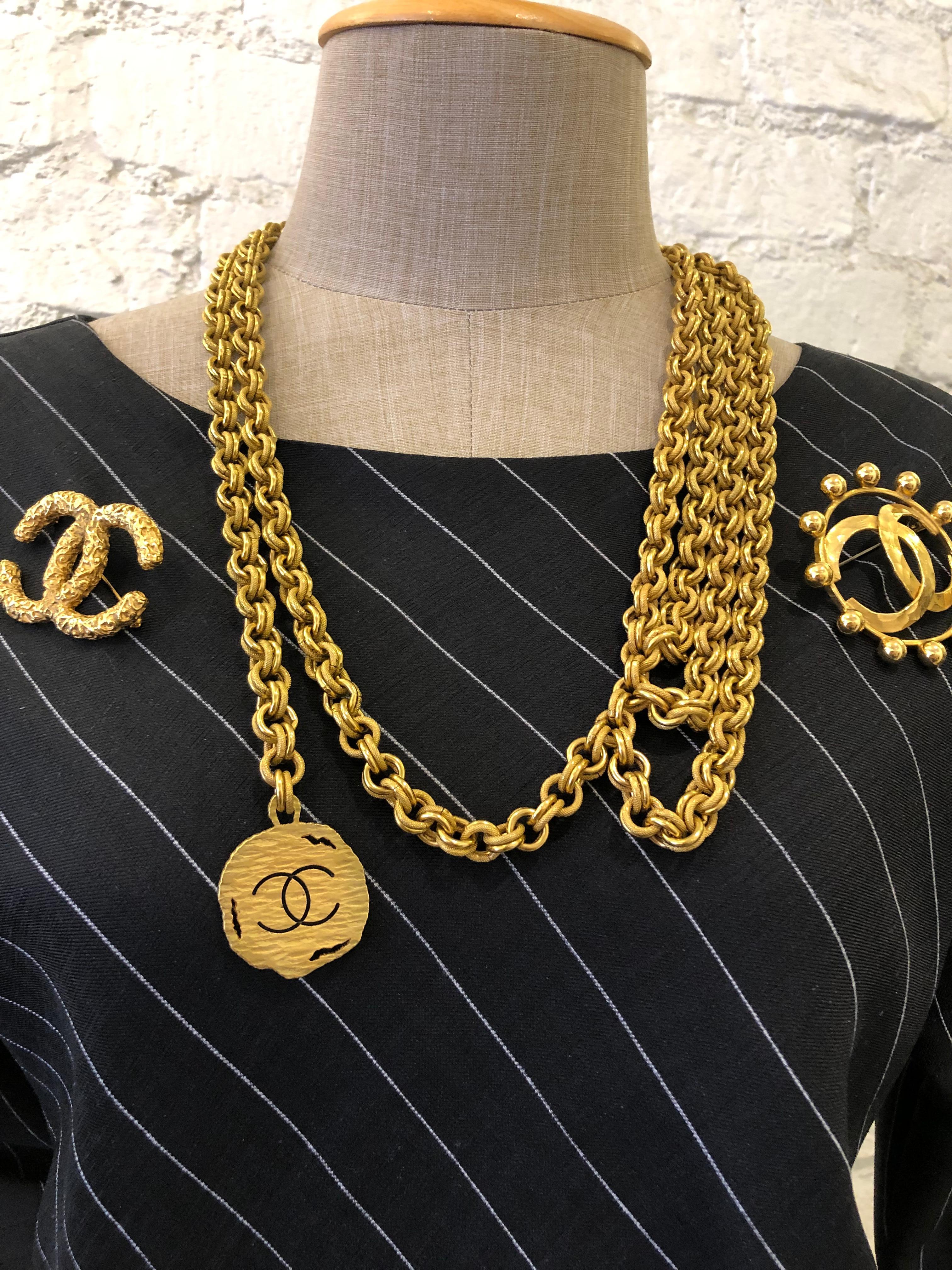 1994 Vintage CHANEL Gold Toned Quadruple Chain Belt Necklace For Sale 2