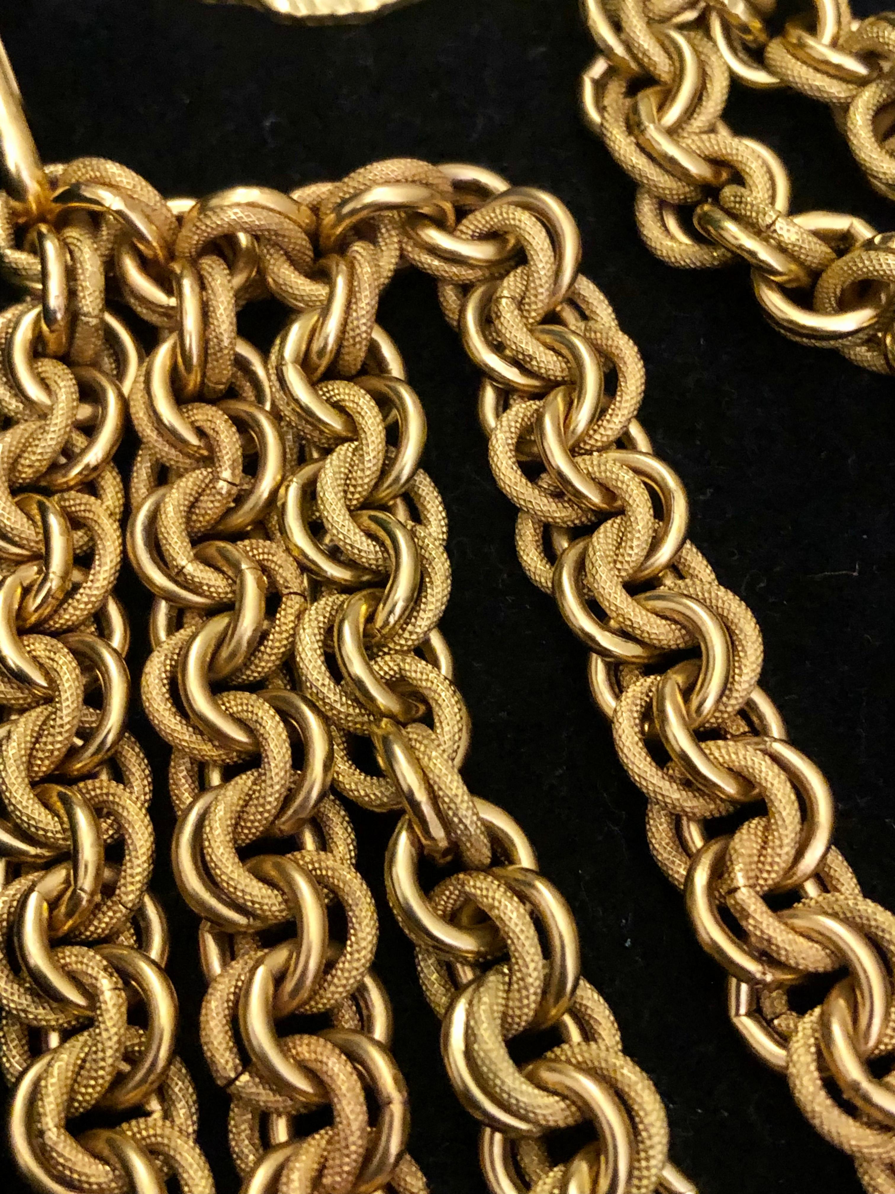 1994 Vintage CHANEL Collier de ceinture à chaîne quadruple dorée Pour femmes en vente