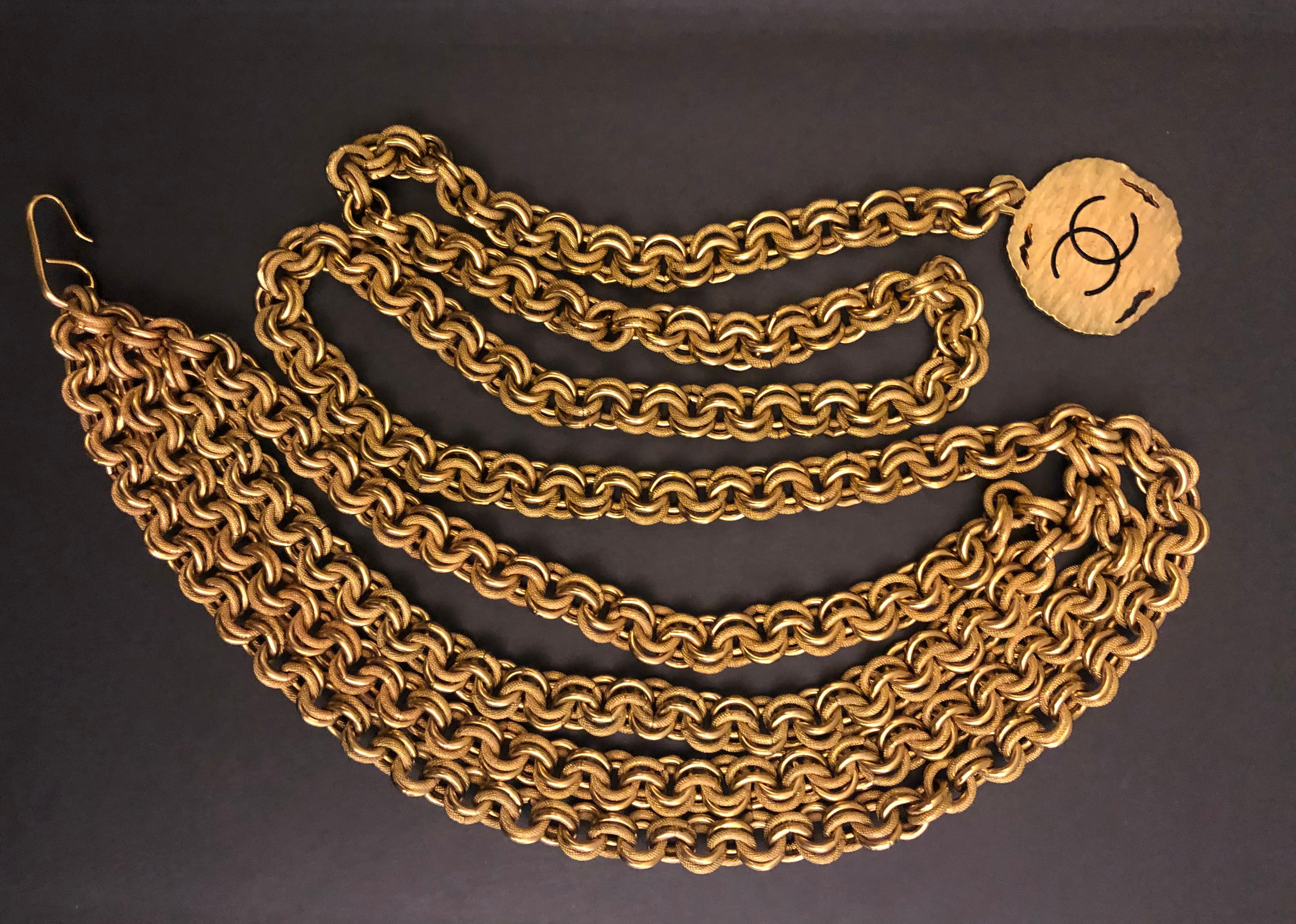 1994 Vintage CHANEL Collier de ceinture à chaîne quadruple dorée en vente 1