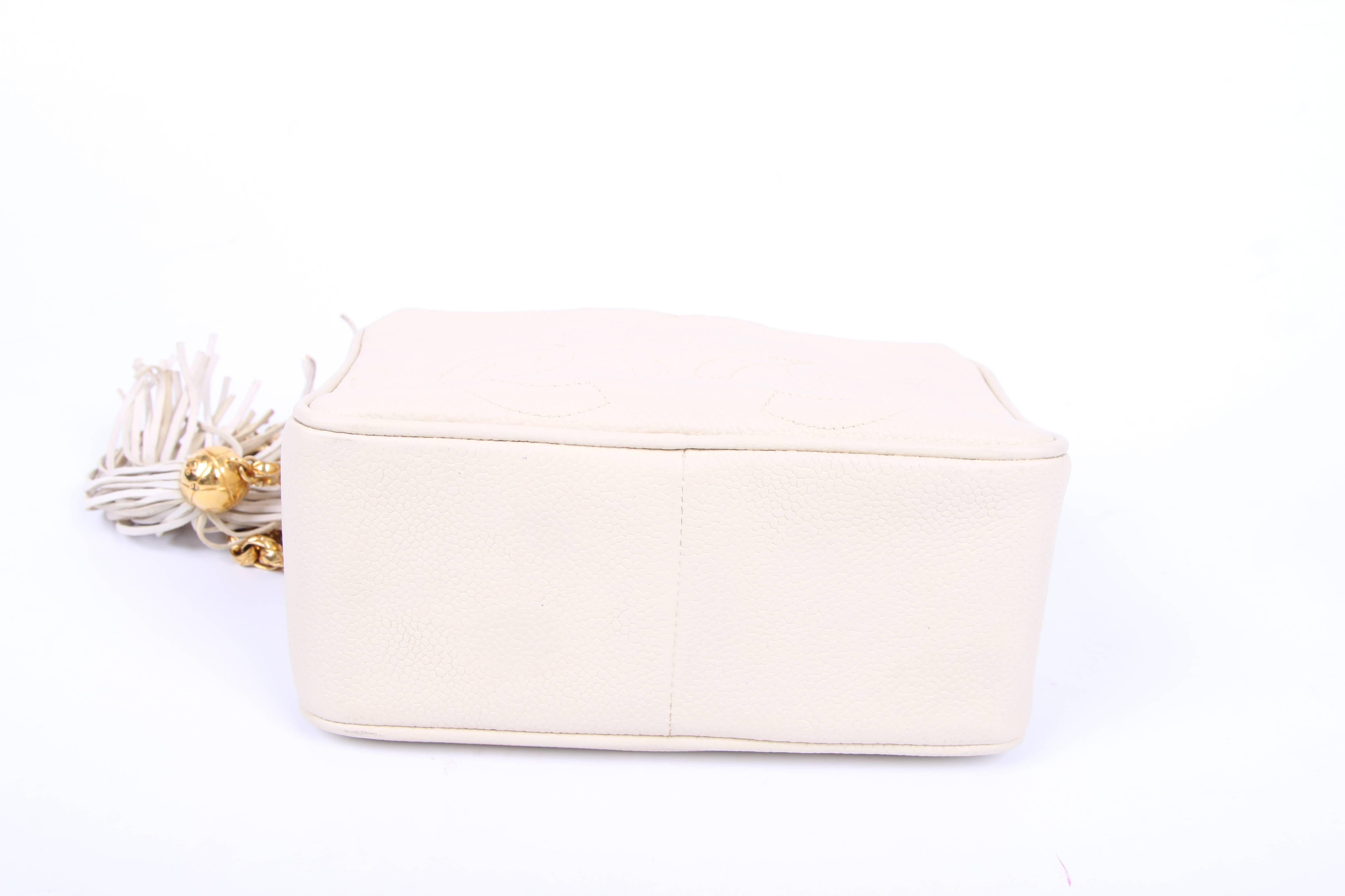 1995/1996 Vintage Chanel Camera Bag - ivory leather In Fair Condition For Sale In Baarn, NL