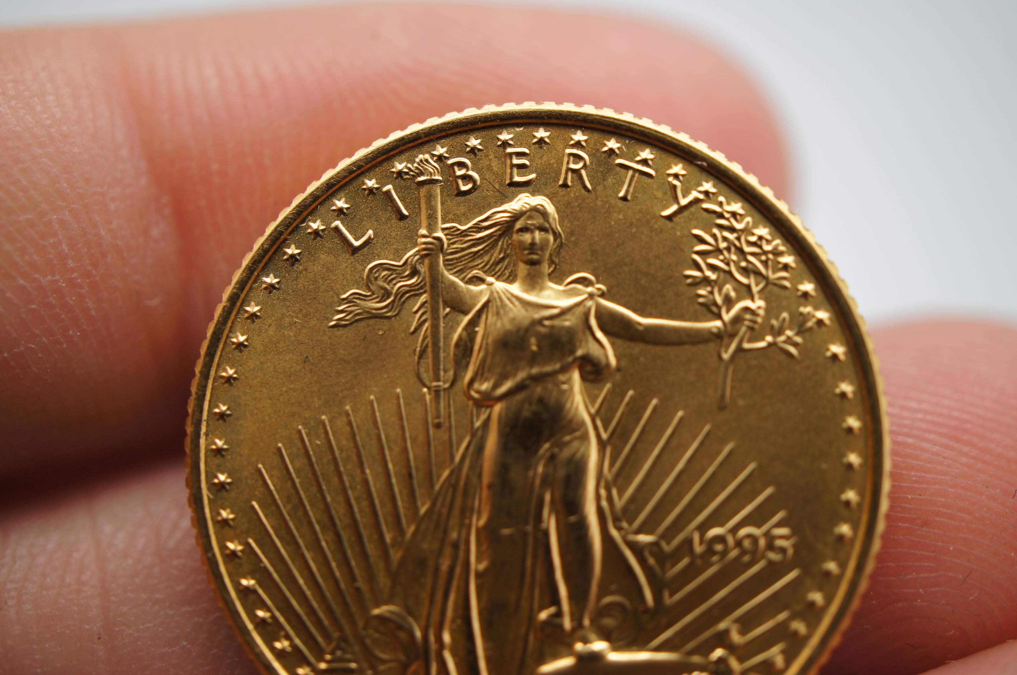 1995 American Liberty Eagle 1/4 oz 22K Fine $10 Gold Coin US Currency 8.5g In Good Condition For Sale In Dayton, OH