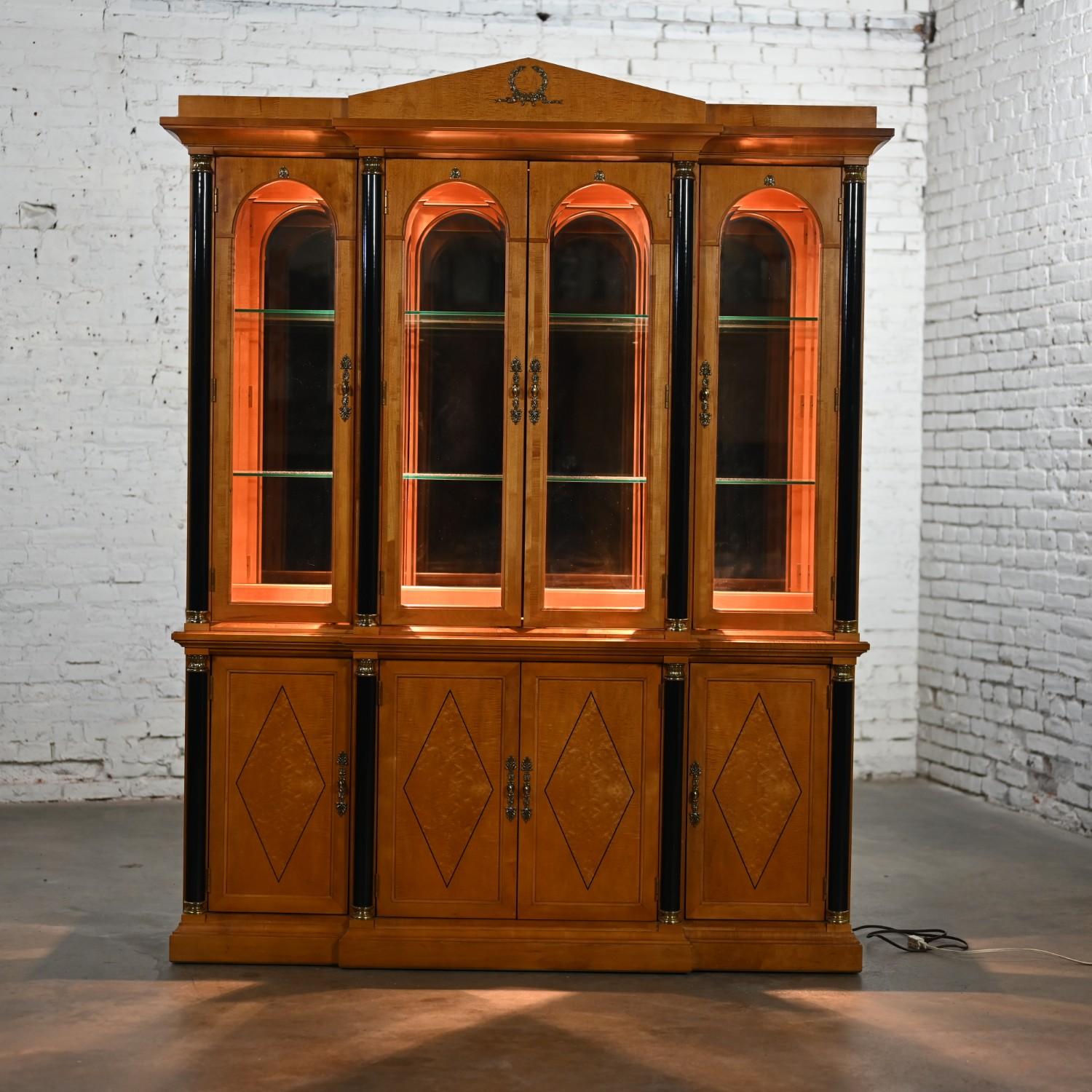 China Hutch im Biedermeier-Stil von Thomasville Grand Classics Line, 1995 (amerikanisch) im Angebot