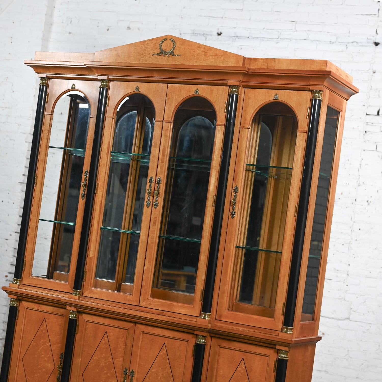 China Hutch im Biedermeier-Stil von Thomasville Grand Classics Line, 1995 im Angebot 3