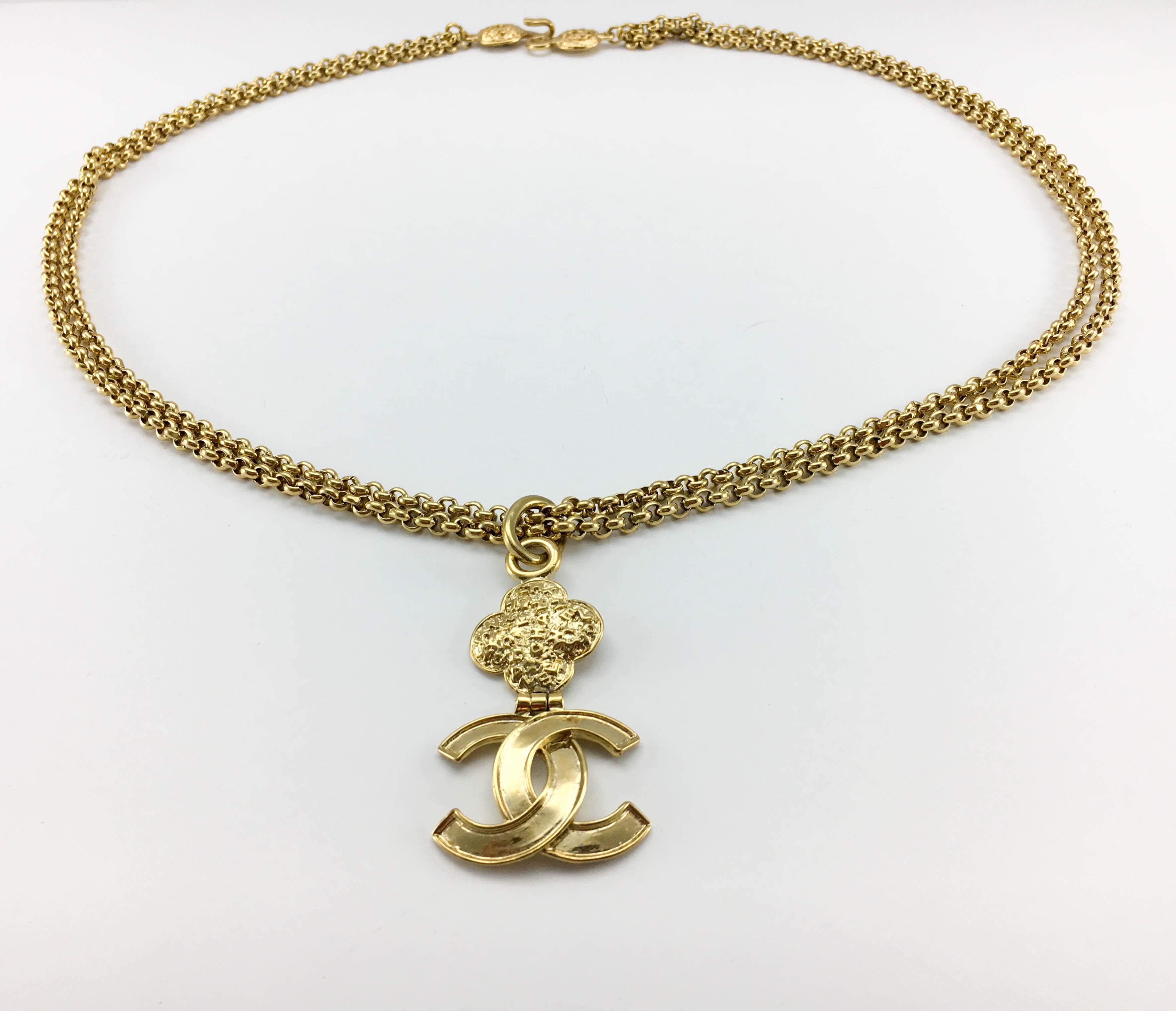 1995 Chanel Gilt Double-Chain Logo Pendant Necklace For Sale 4