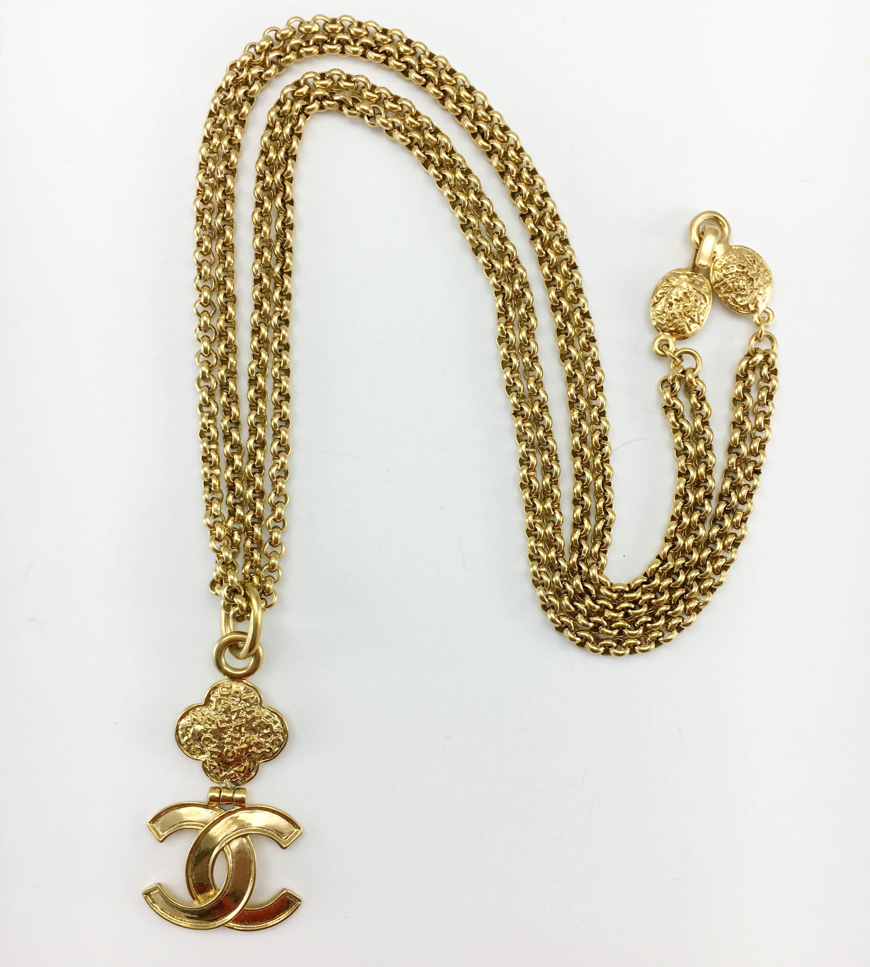 1995 Chanel Gilt Double-Chain Logo Pendant Necklace For Sale 5