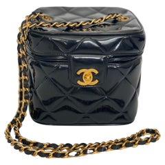 1995 Chanel vintage spring patent leather heart vanity crossbody bag