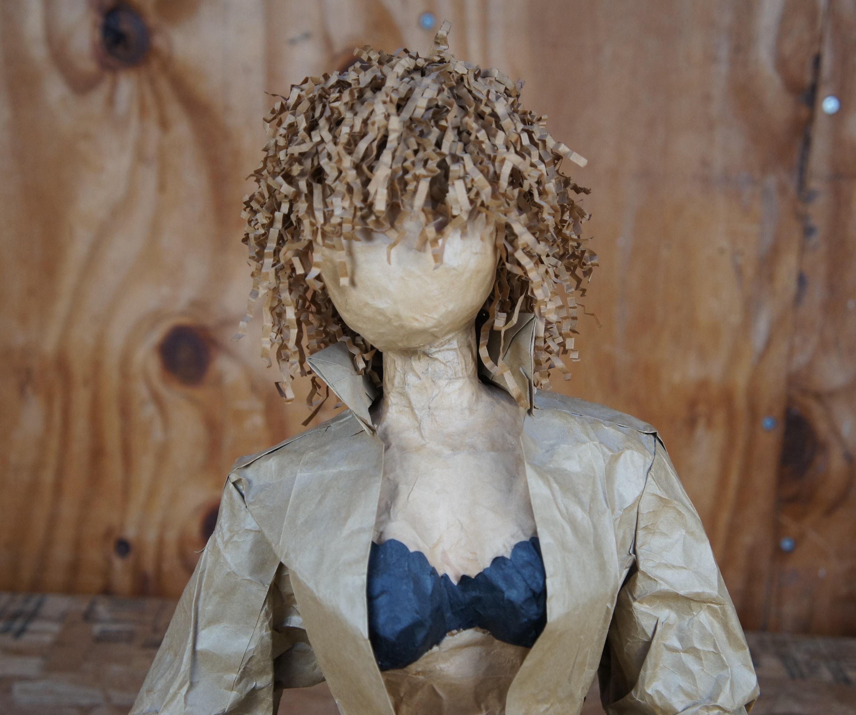 Arts and Crafts 1995 Delora Buford Buchanan 3D Craft Paper Mache Doll Figurine Art Sculpture en vente