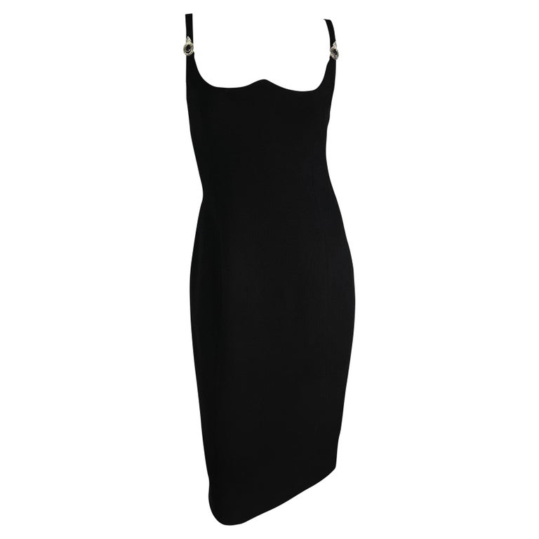 1995 Gianni Versace Vestido negro Medusa con escote corazón y