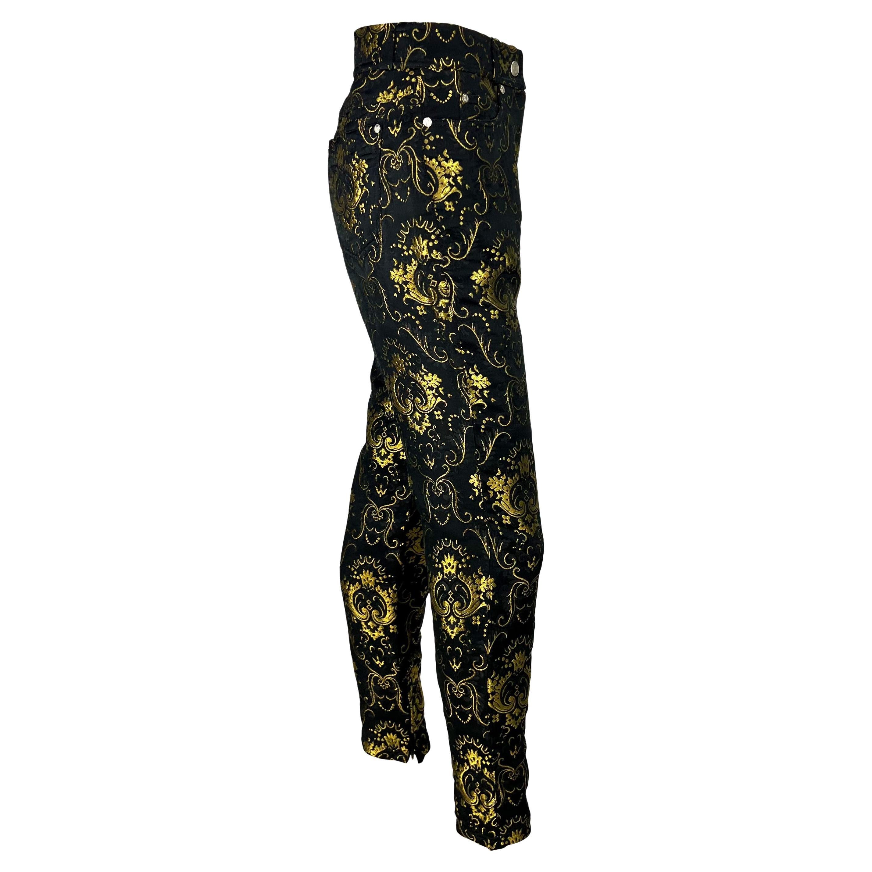 NWT 1995 Gianni Versace Couture Noir Gold Metallic Brocade Medusa Pantalon en vente 1
