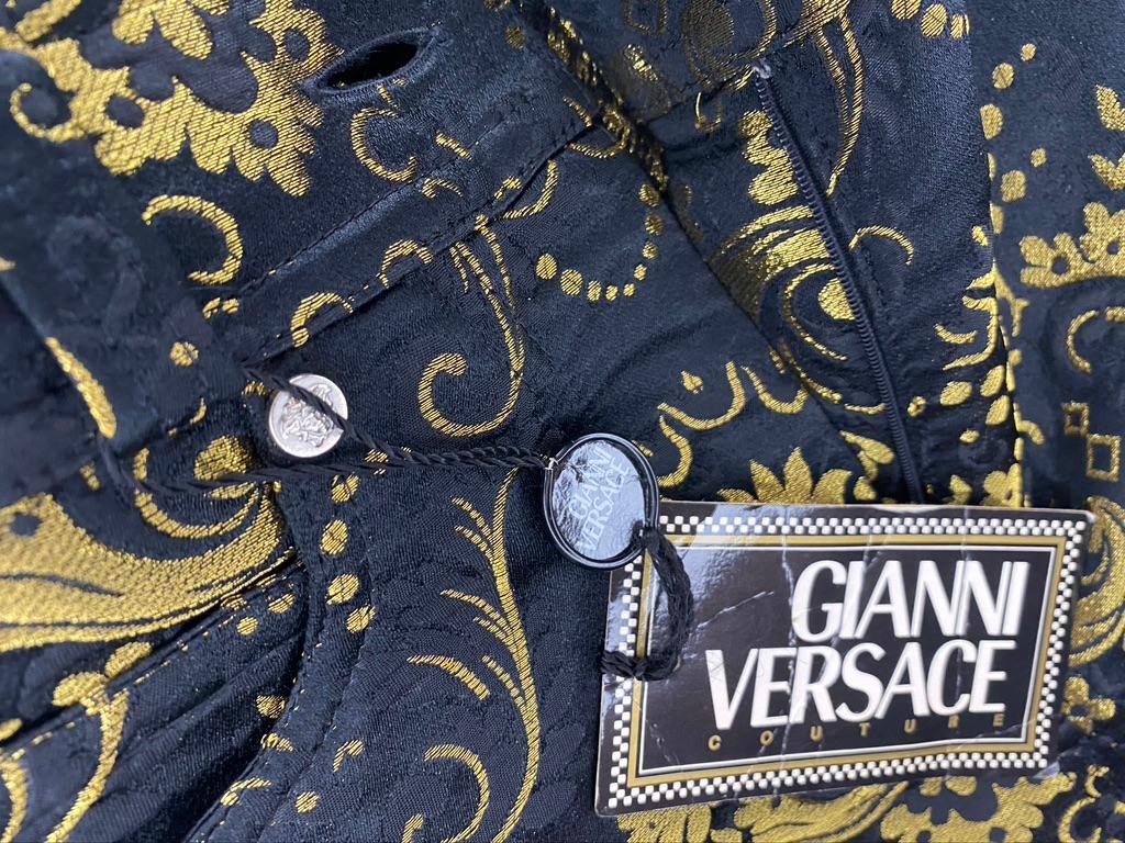 NWT 1995 Gianni Versace Couture Noir Gold Metallic Brocade Medusa Pantalon en vente 2