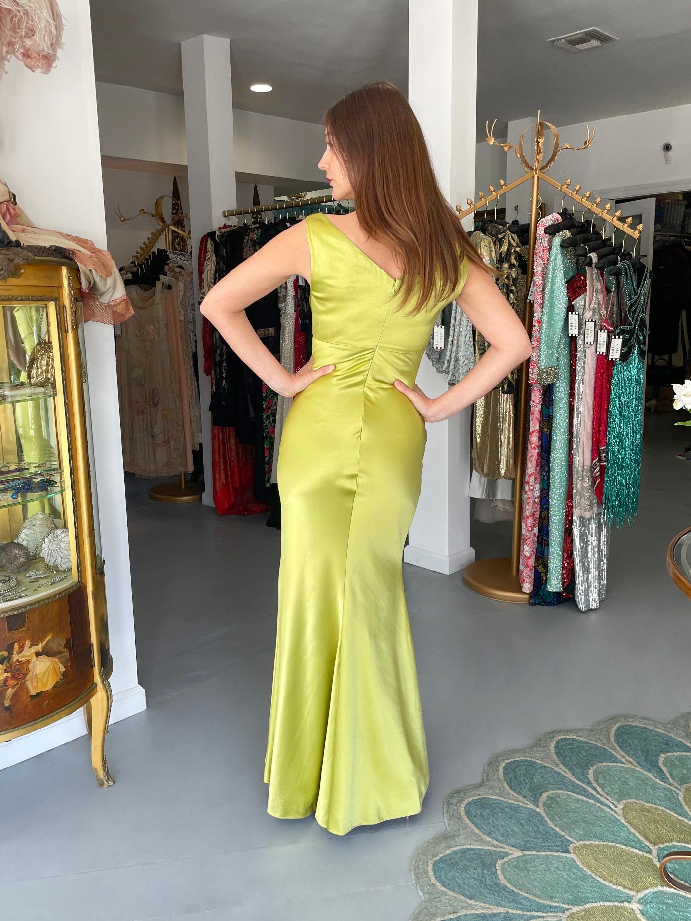 1995 Gianni Versace Couture Documented Runway Chartreuse Silk Off-Shoulder Gown For Sale 15