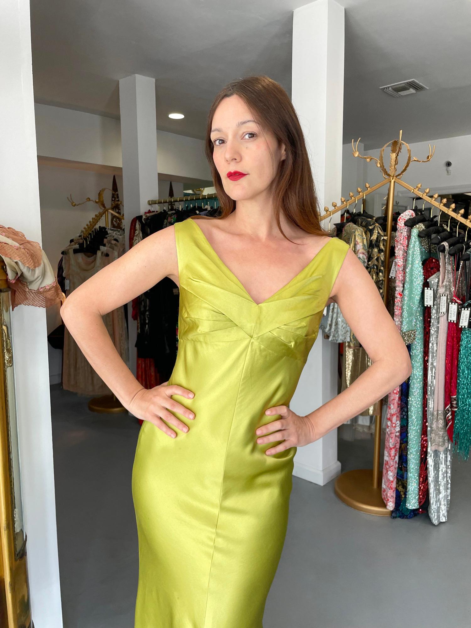 1995 Gianni Versace Couture Documented Runway Chartreuse Silk Off-Shoulder Gown For Sale 1