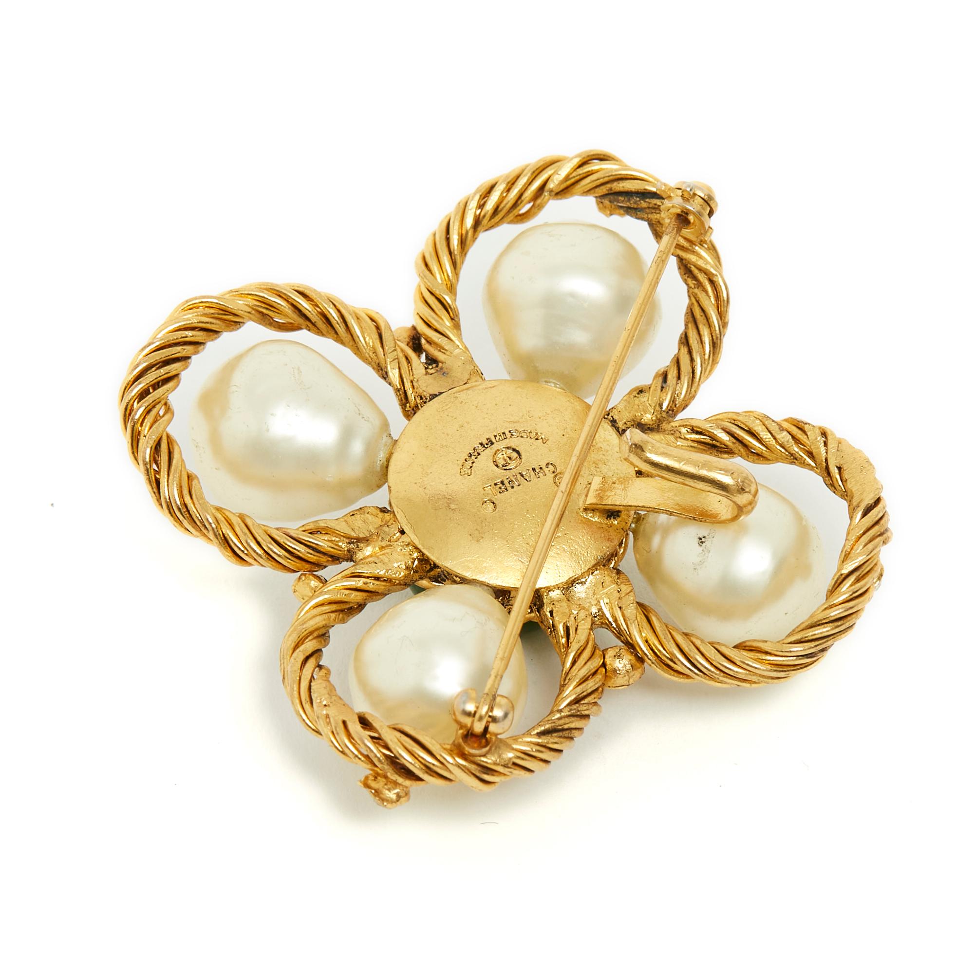 1995 Haute Couture Lucky Clover Chanel Brooch by Gripoix  In Good Condition For Sale In PARIS, FR