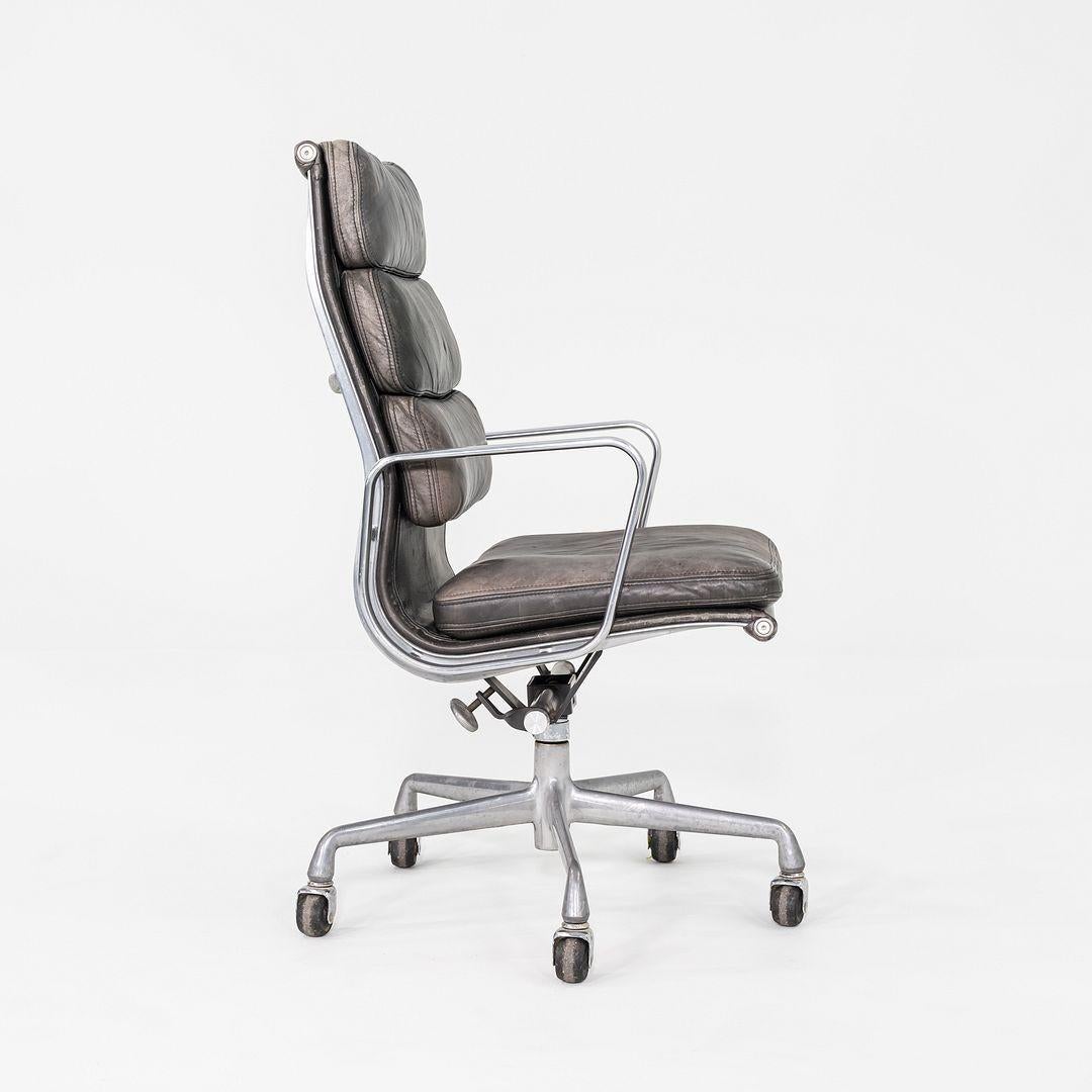 1995 Herman Miller Eames Softpad Schreibtischstuhl in schwarz/grauem Leder im Angebot 1
