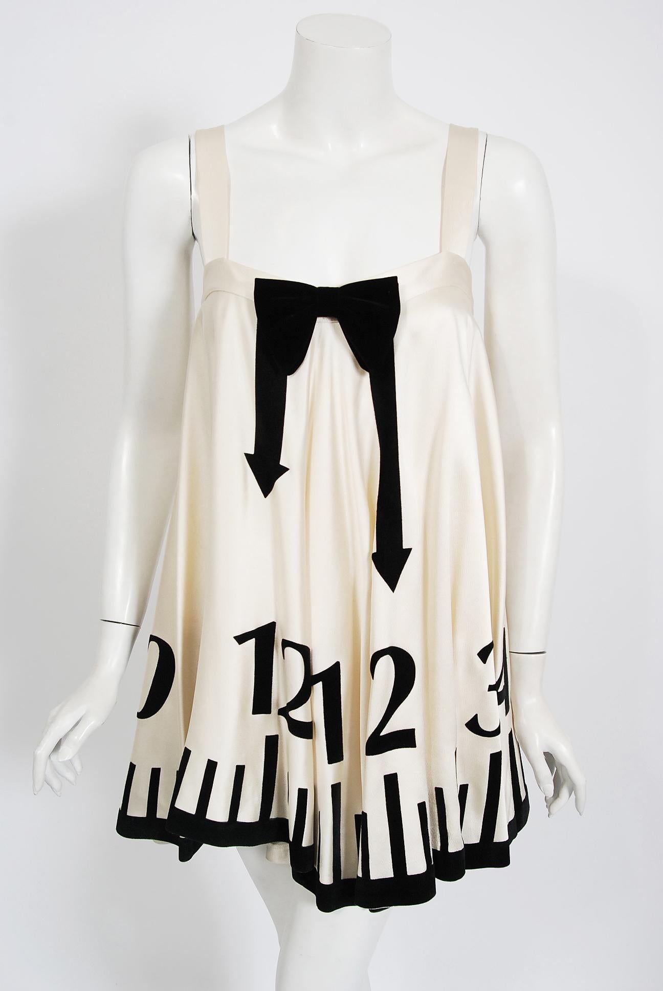 moschino alice in wonderland