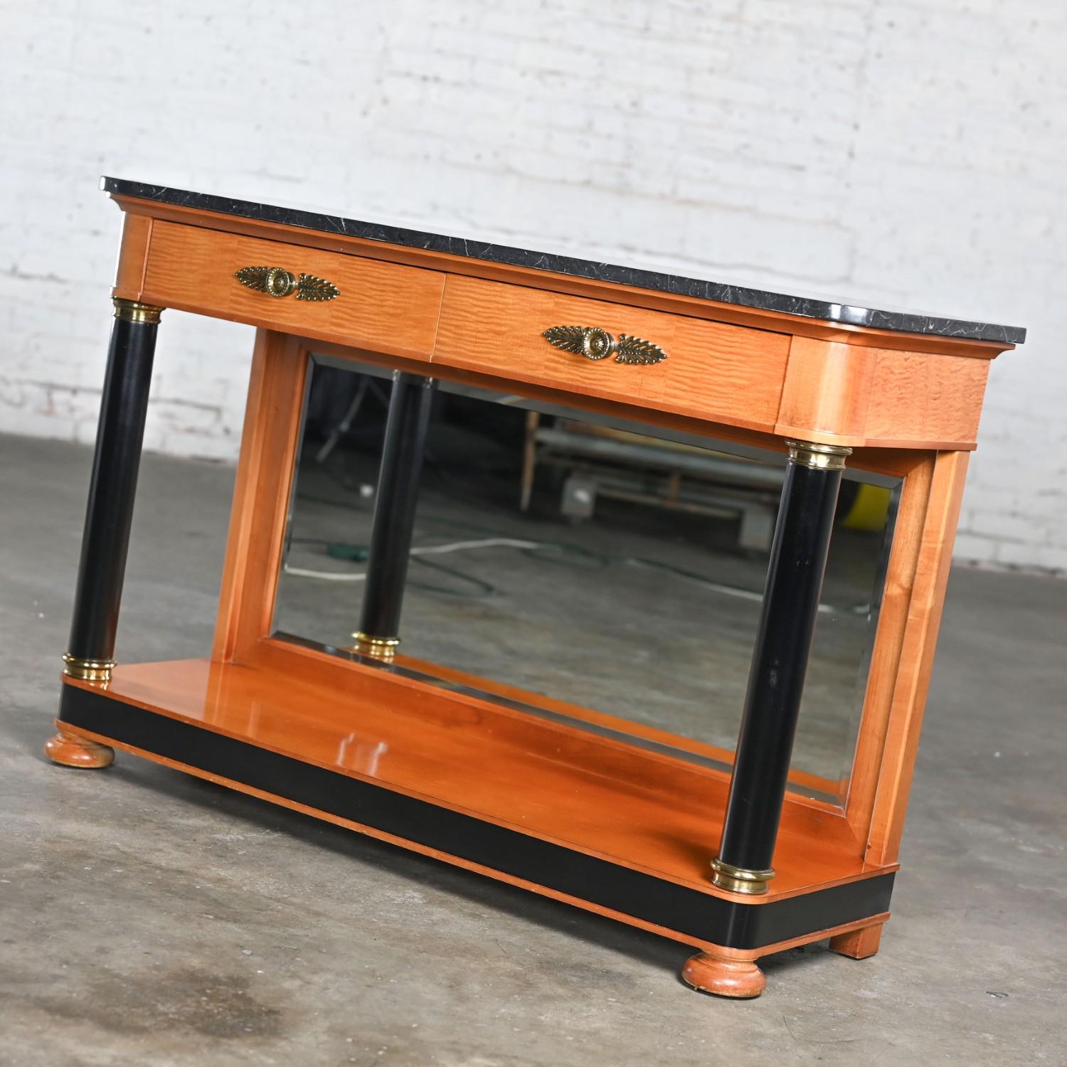 1995 Neo Classic Biedermeier Stil Thomasville Grand Classic Console Couchtisch im Zustand „Gut“ im Angebot in Topeka, KS
